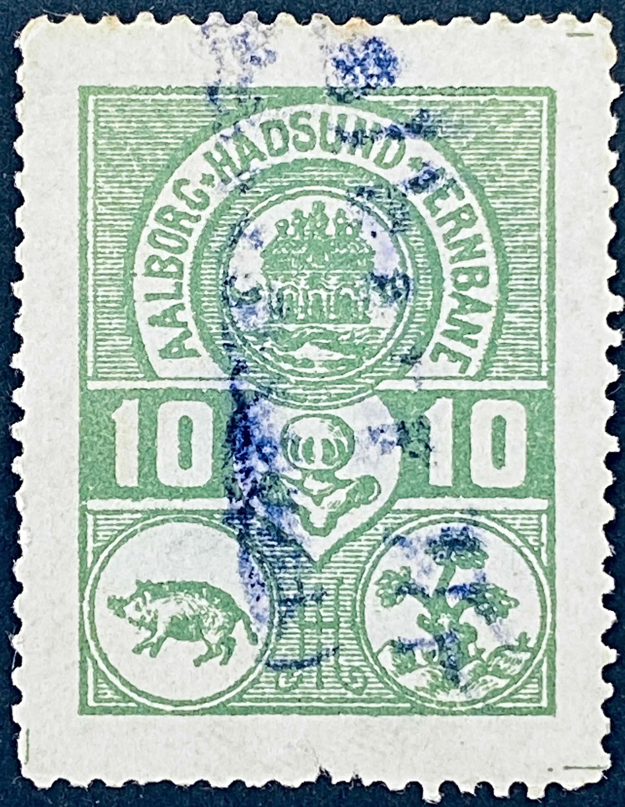 AHJ 1 - 10 Øre - Olivengrøn nuance - banemærket er stemplet.