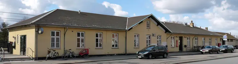 Billede af Borup Station set fra vejsiden. Billede af Borup Station set fra vejsiden.