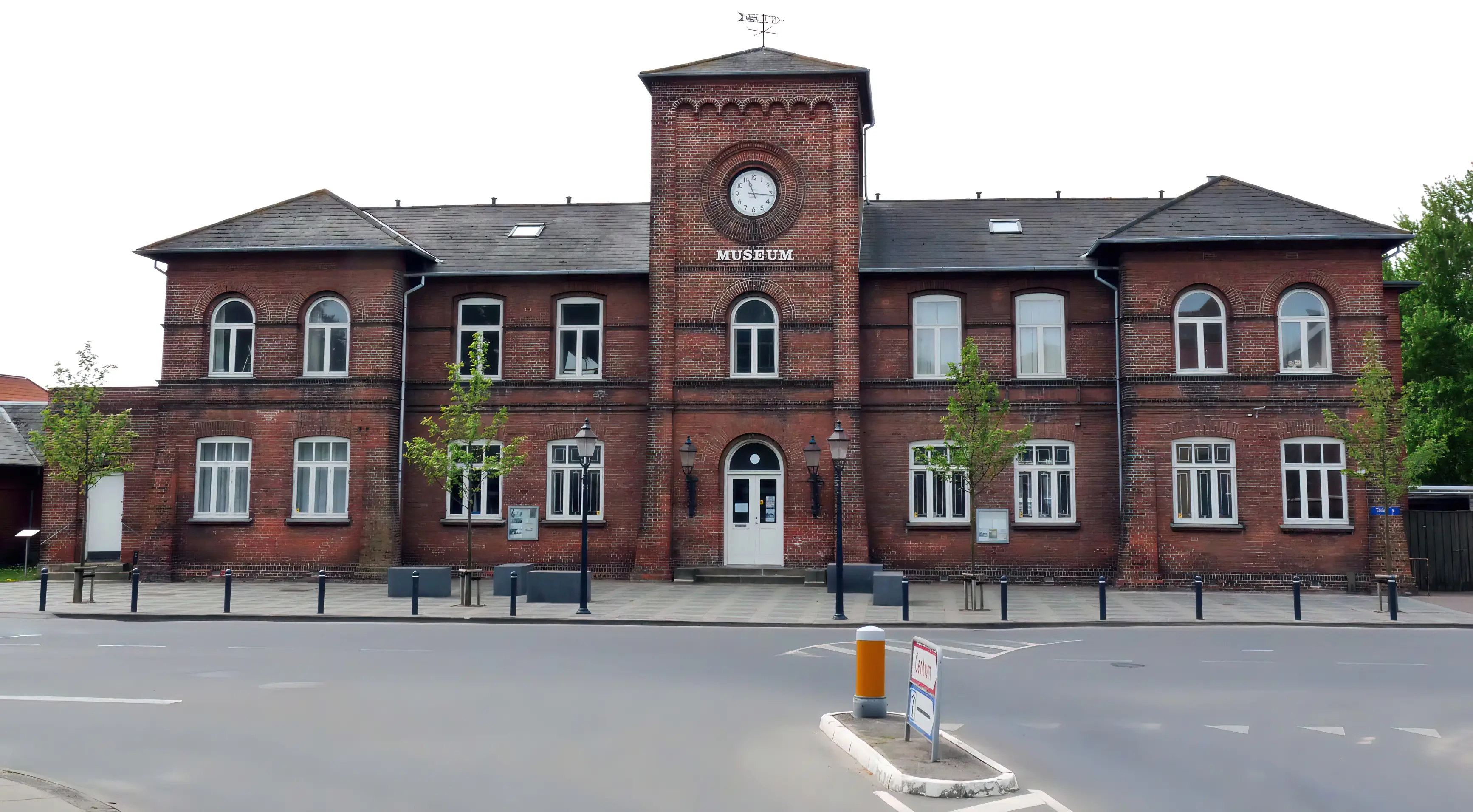 Billede af Bogense Station. Billede af Bogense Station.