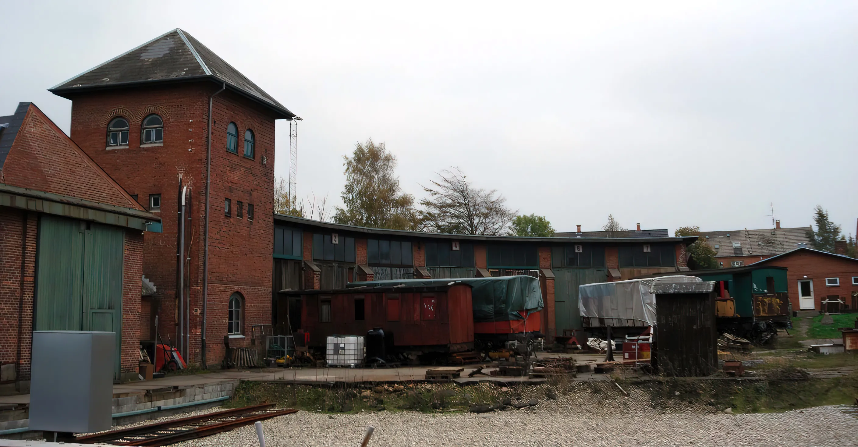 Billede af den gamle remise ved Faaborg Station. Billede af den gamle remise ved Faaborg Station.