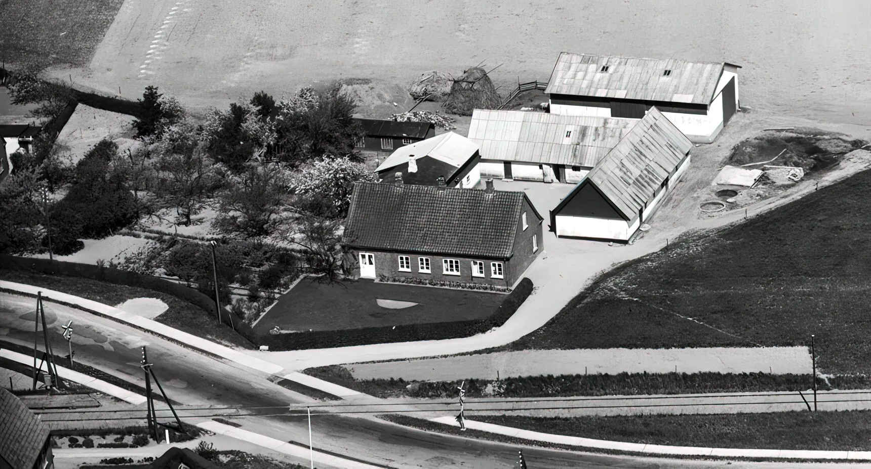 Billede af Lellinge Østermark Trinbræt, som lige kan skimtes i nederste venstre hjørne.