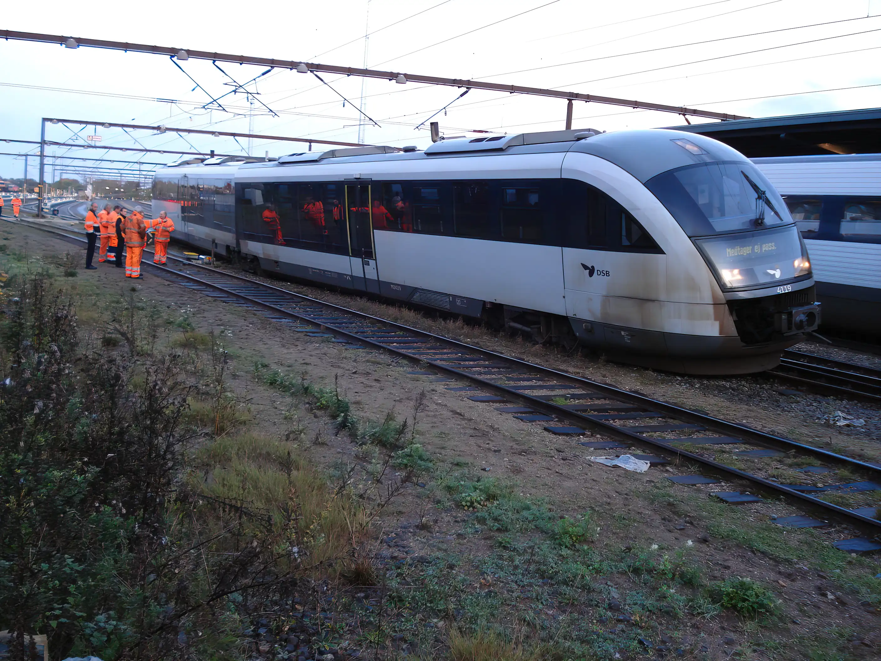 Billede af DSB MQ 4119-4919, som er afsporet ved Odense Banegård Center. Billede af DSB MQ 4119-4919, som er afsporet ved Odense Banegård Center.