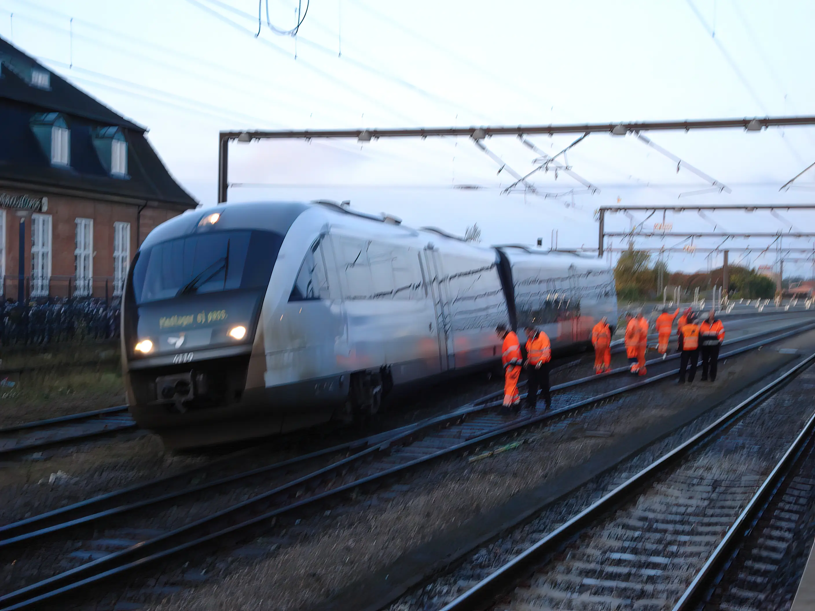 Billede af DSB MQ 4119-4919, som er afsporet ved Odense Banegård Center. Billede af DSB MQ 4119-4919, som er afsporet ved Odense Banegård Center.