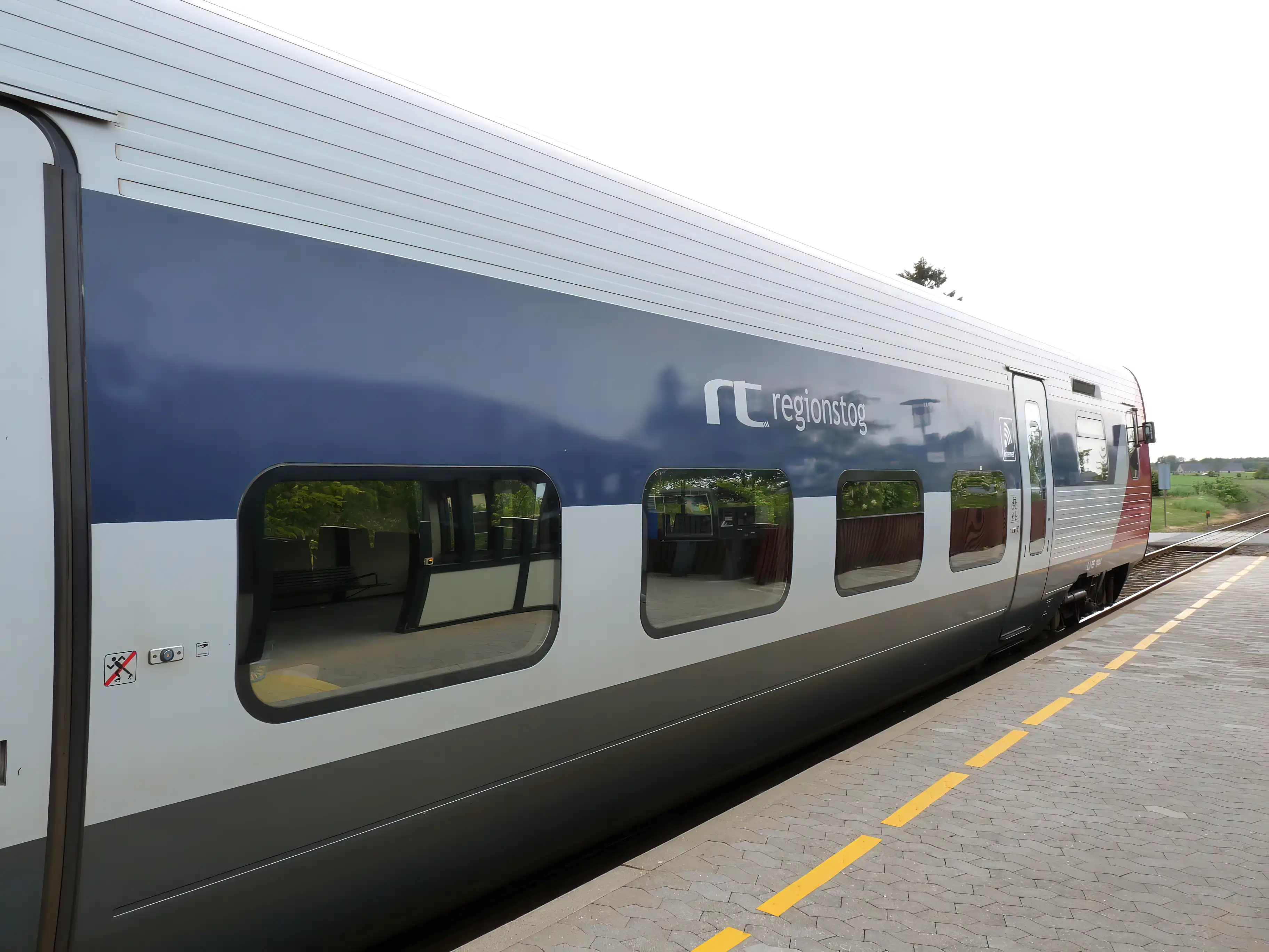 Billede af RT FS 1144, tidligere GDS-HFHJ FS 1144 - fotograferet ud for Avnede Trinbræt.