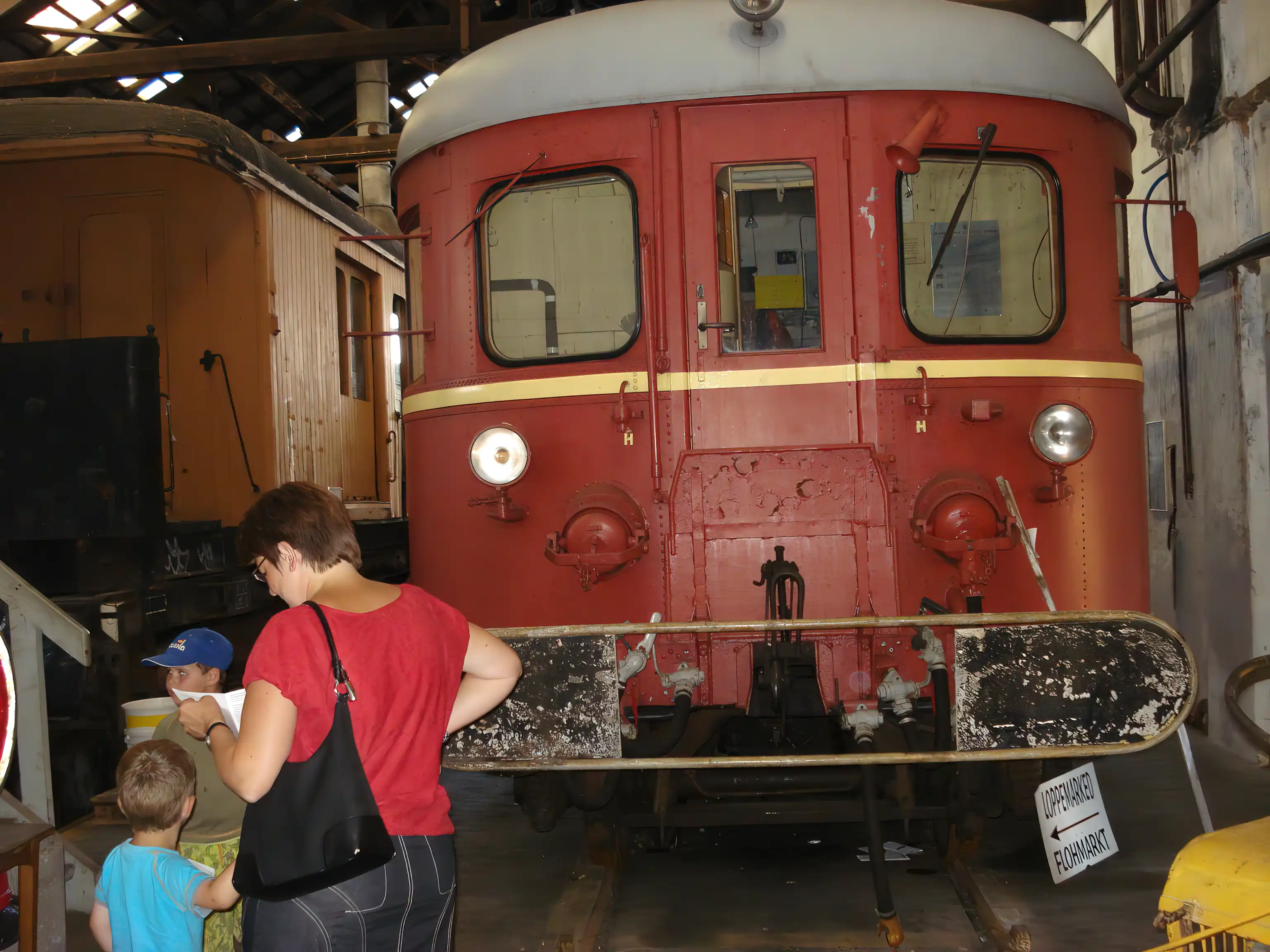 Billede af remiseområdet ved Gedser Station.