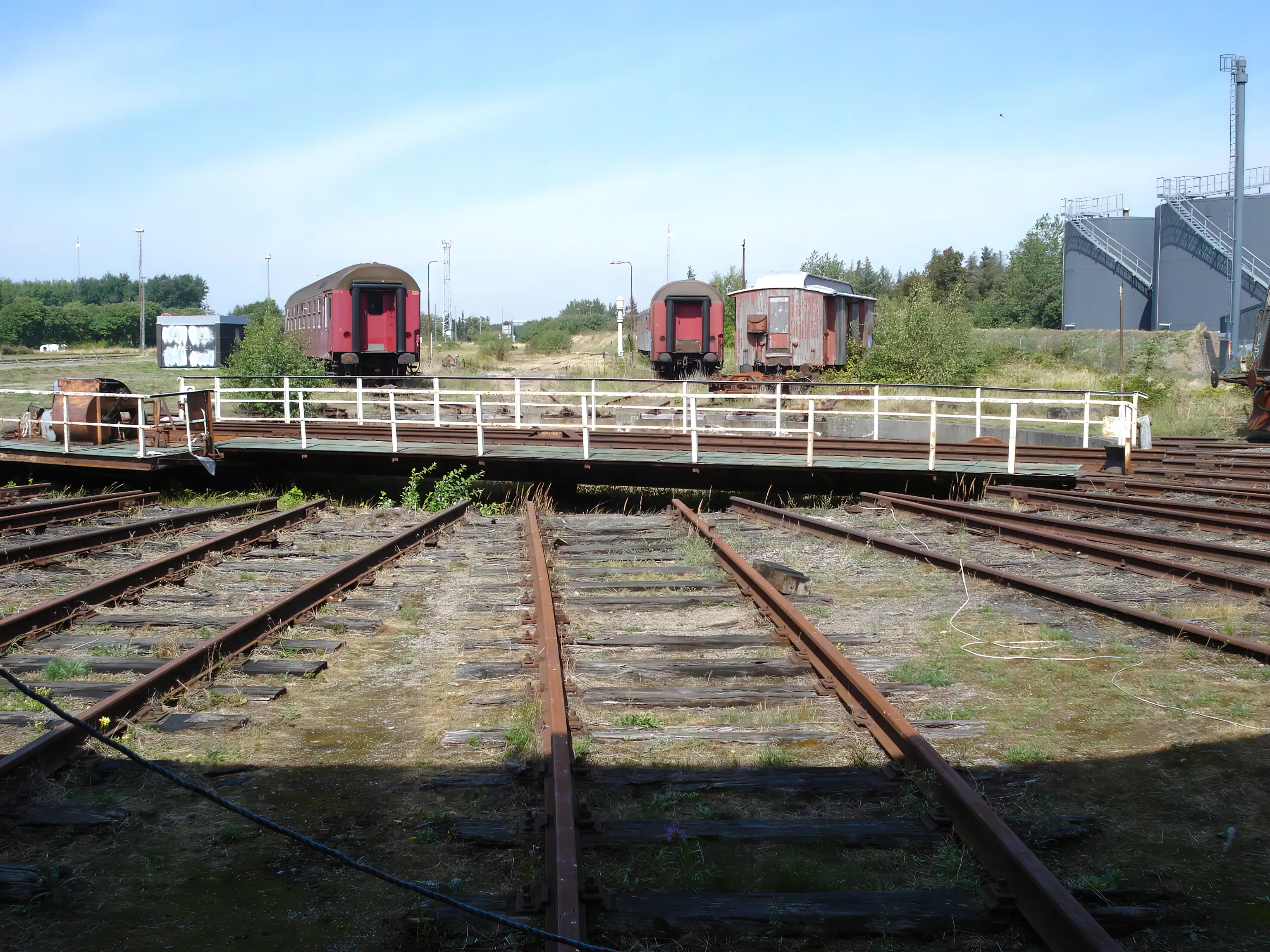 Billede af remiseområdet ved Gedser Station.