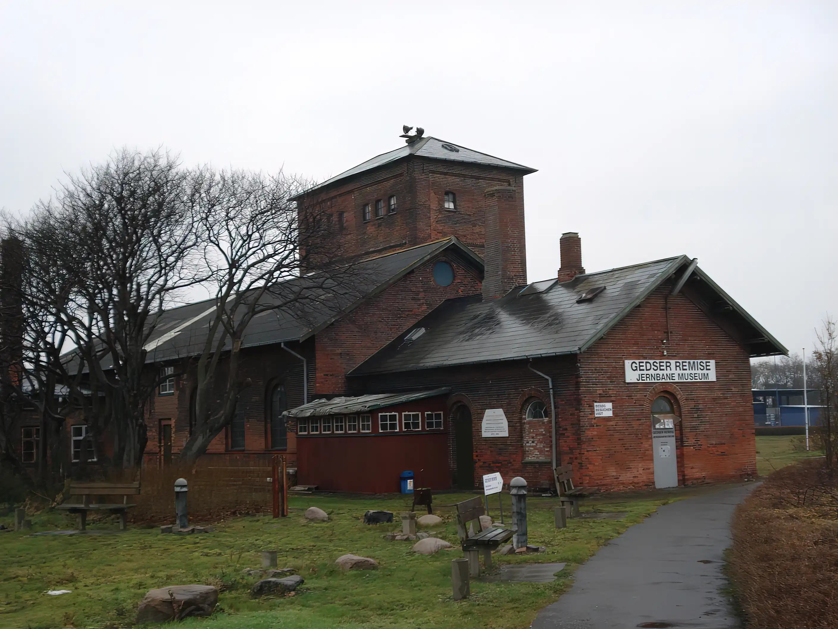 Billede af remiseområdet ved Gedser Station.