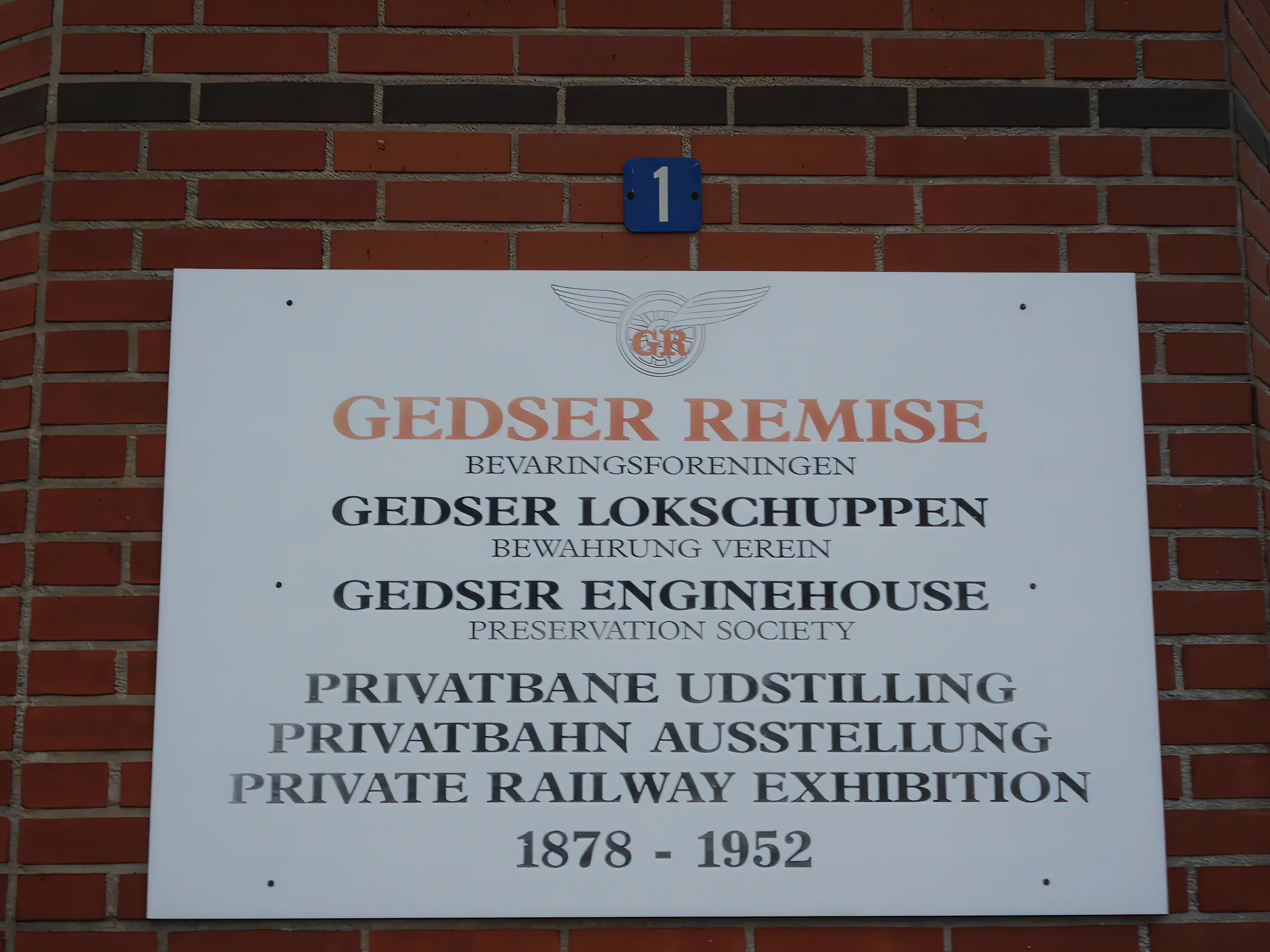 Billede af remiseområdet ved Gedser Station.