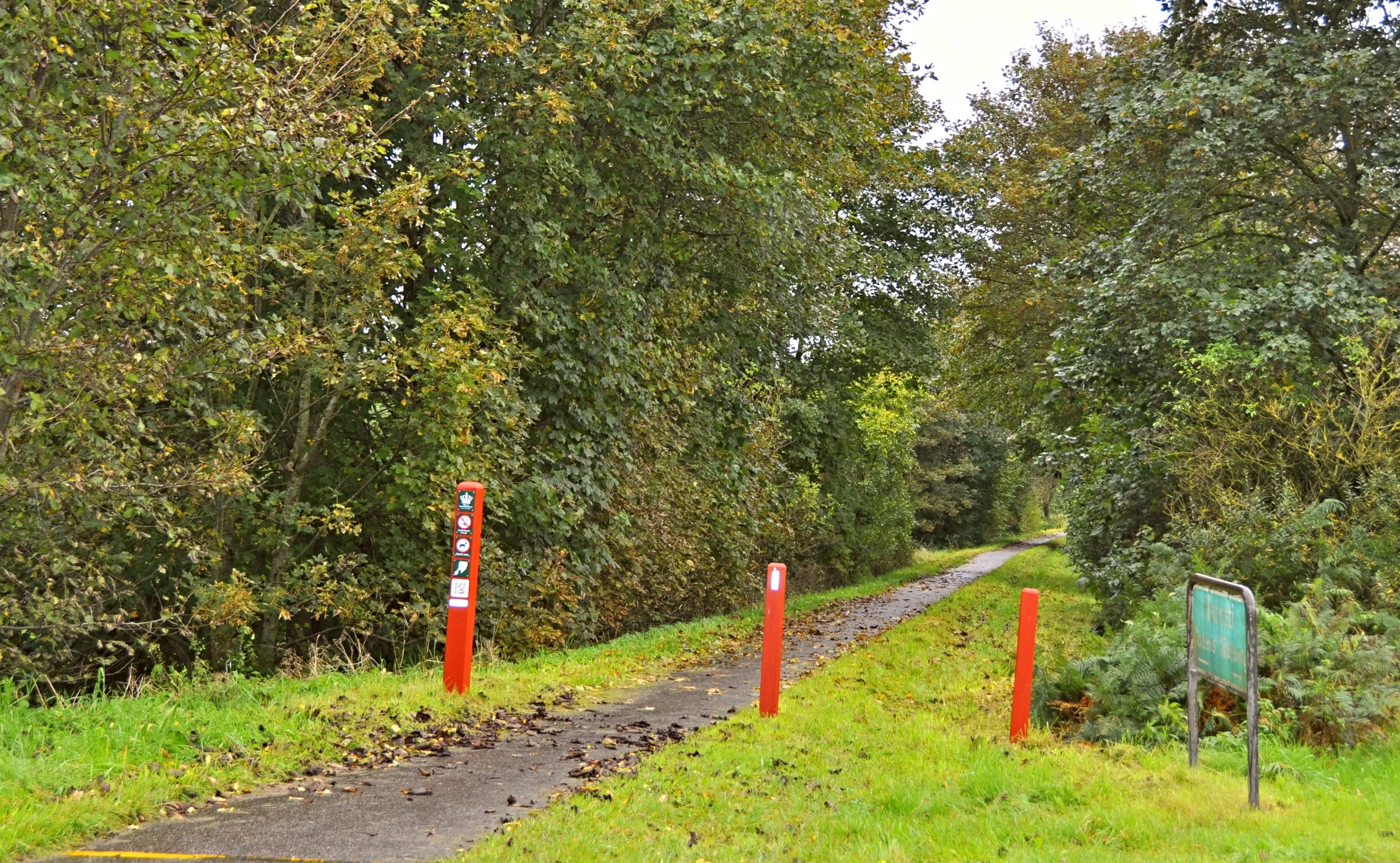 Billede af Korsvej Trinbræt, som lå til højre for jernbanestien. Billede af Korsvej Trinbræt, som lå til højre for jernbanestien.