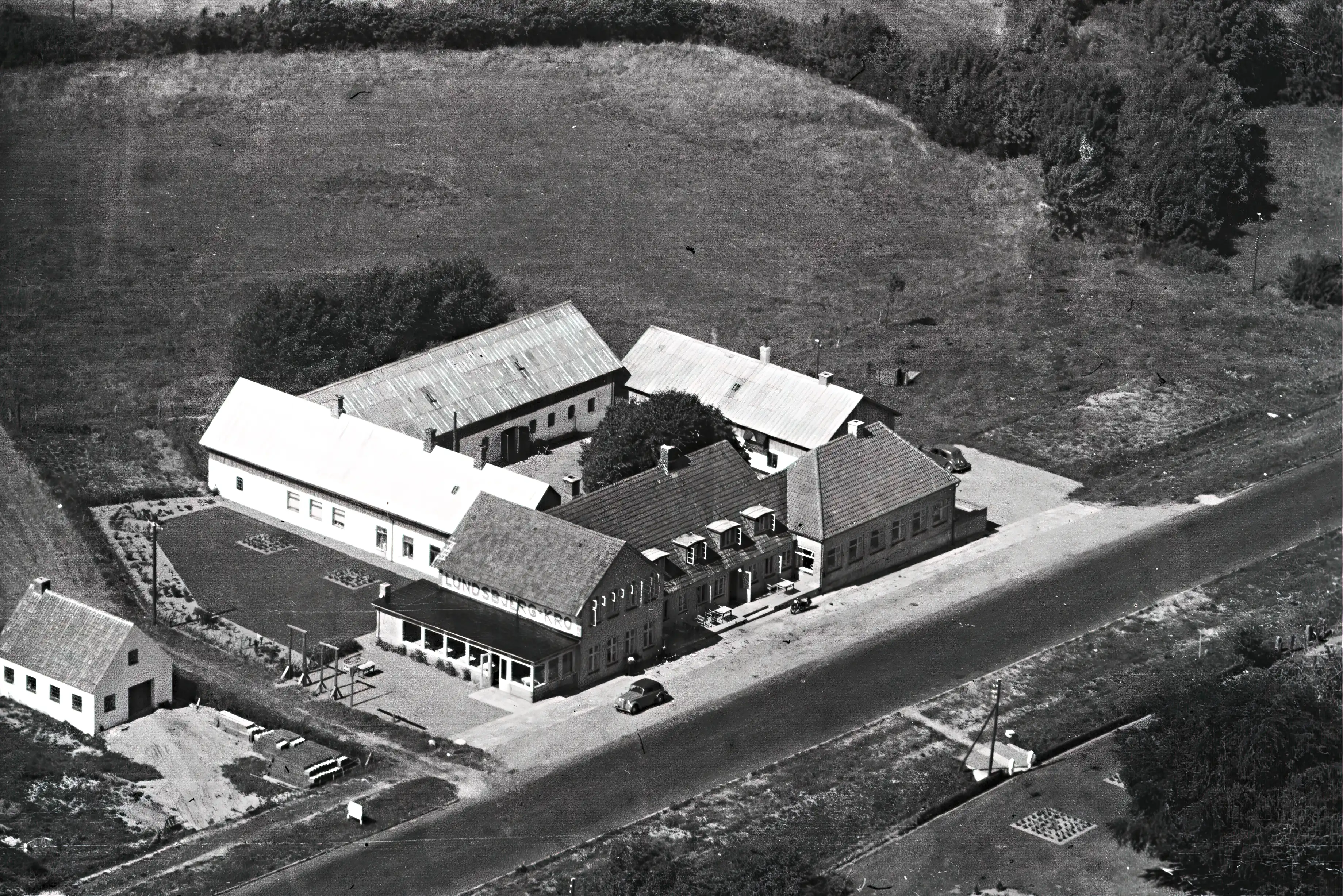 Billede af Stubbæk Stationskro, som lå ved den nu nedrevet Lundsbjerg kro.