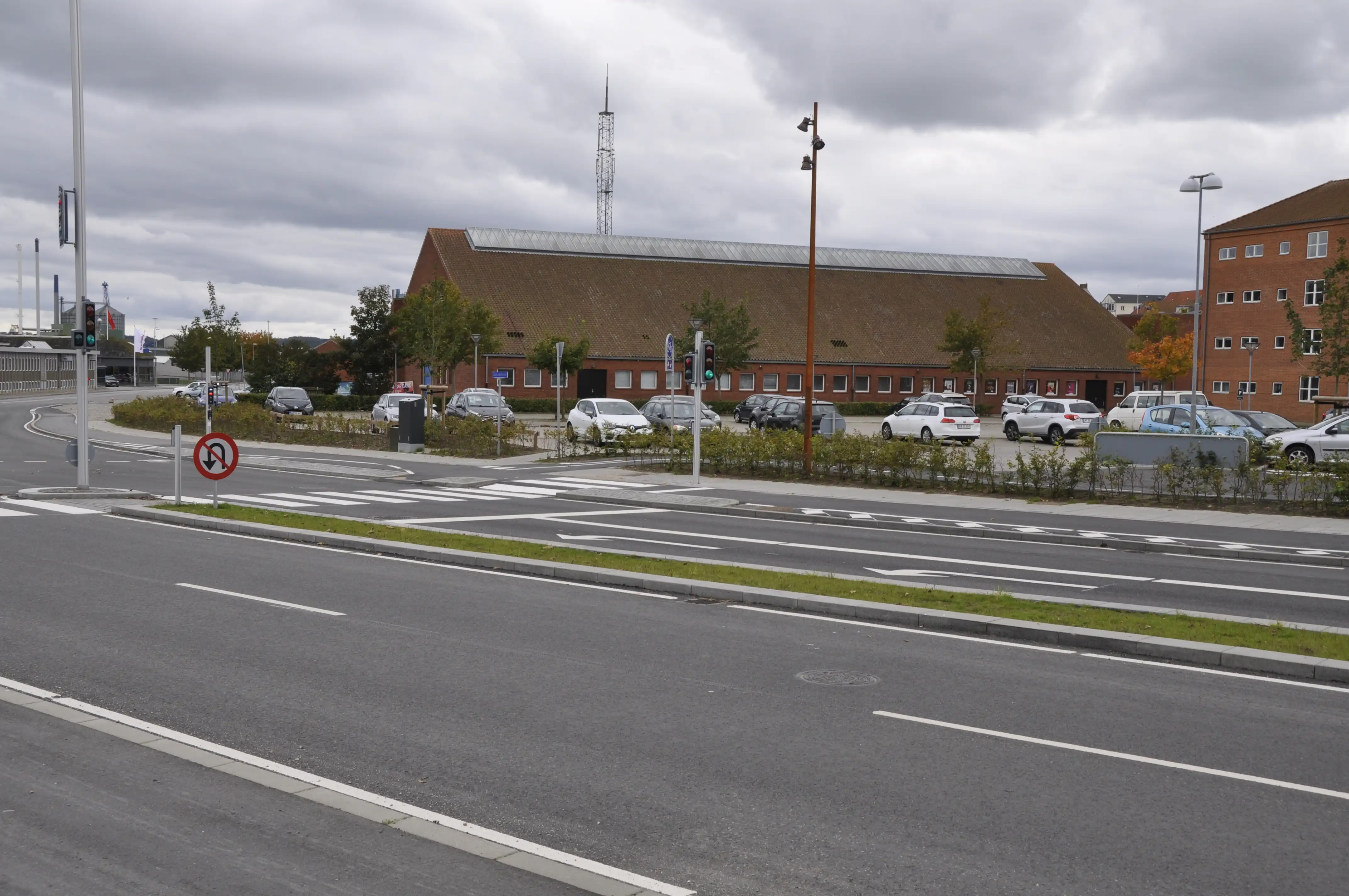 Billede af Aabenraa Nørreport Trinbræt, som lå i midten af  billedet. Her set med retning mod Amtsbanegården.