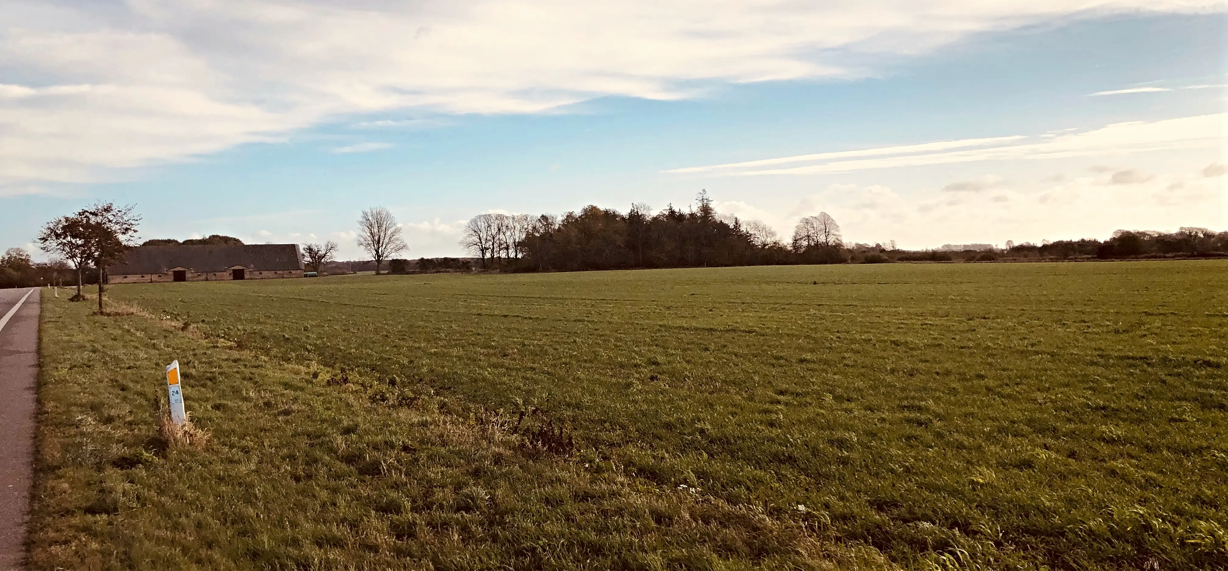 Billede af Sæbyholm Holdeplads med sidespor, som lå bagerst til højre i billedet