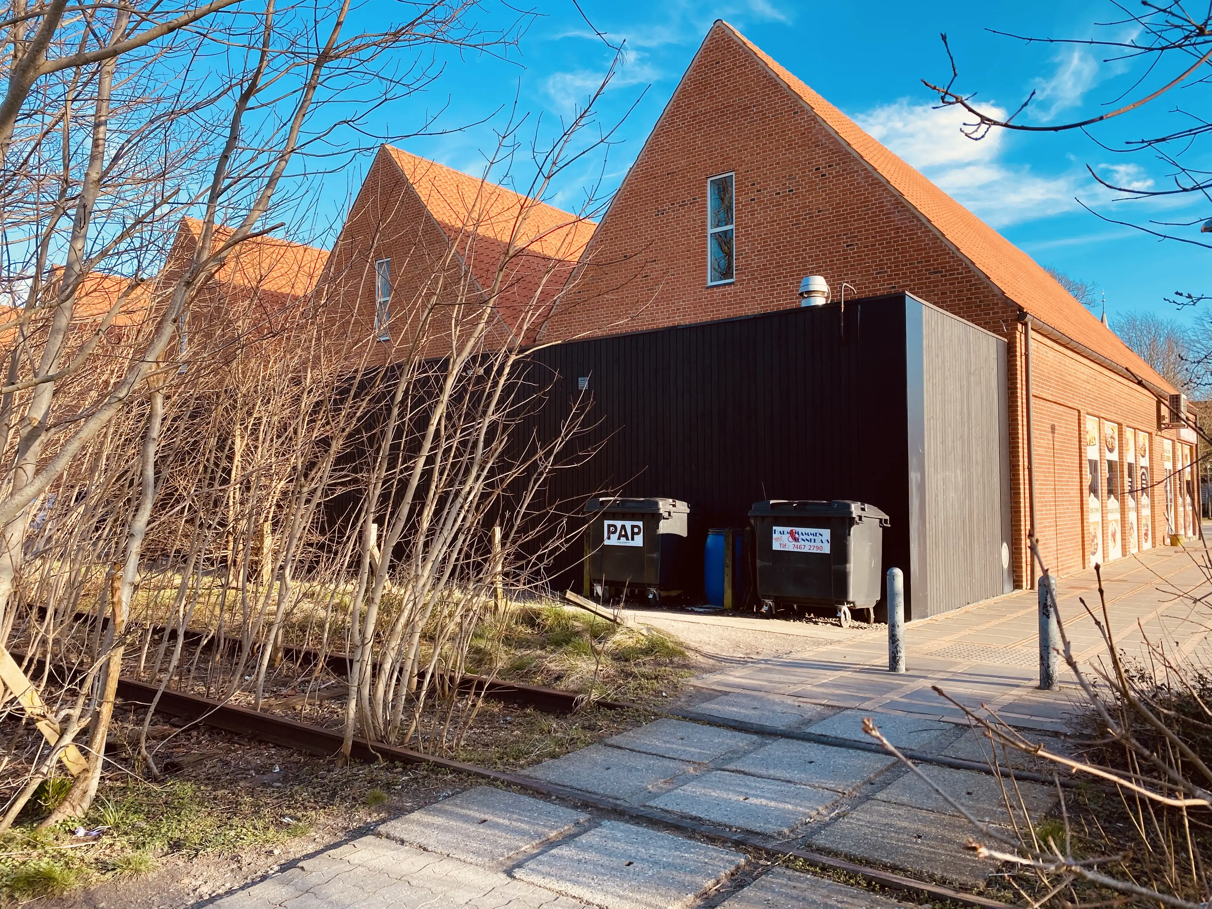 Billede af Tønder Øst Station er nedrevet og har ligget her hvor Fakta ligger i dag. Billede af Tønder Øst Station er nedrevet og har ligget her hvor Fakta ligger i dag.