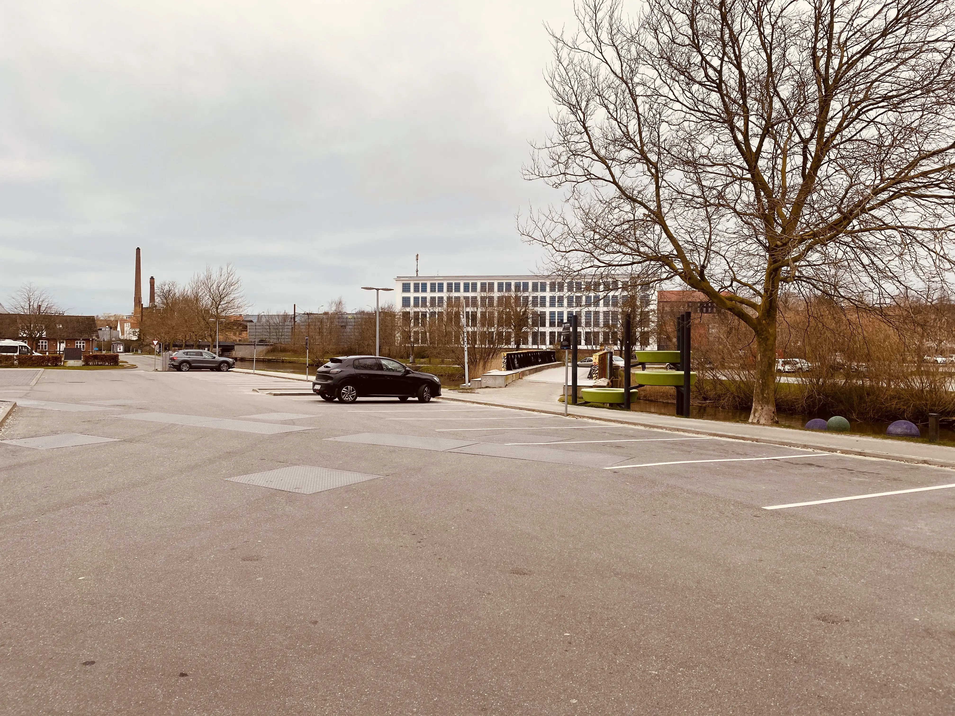 Billede af "Den skæve bro" ved Kolding Sydbanegård. Broen forbandt Kolding Sydbaner med Statsbanegården.