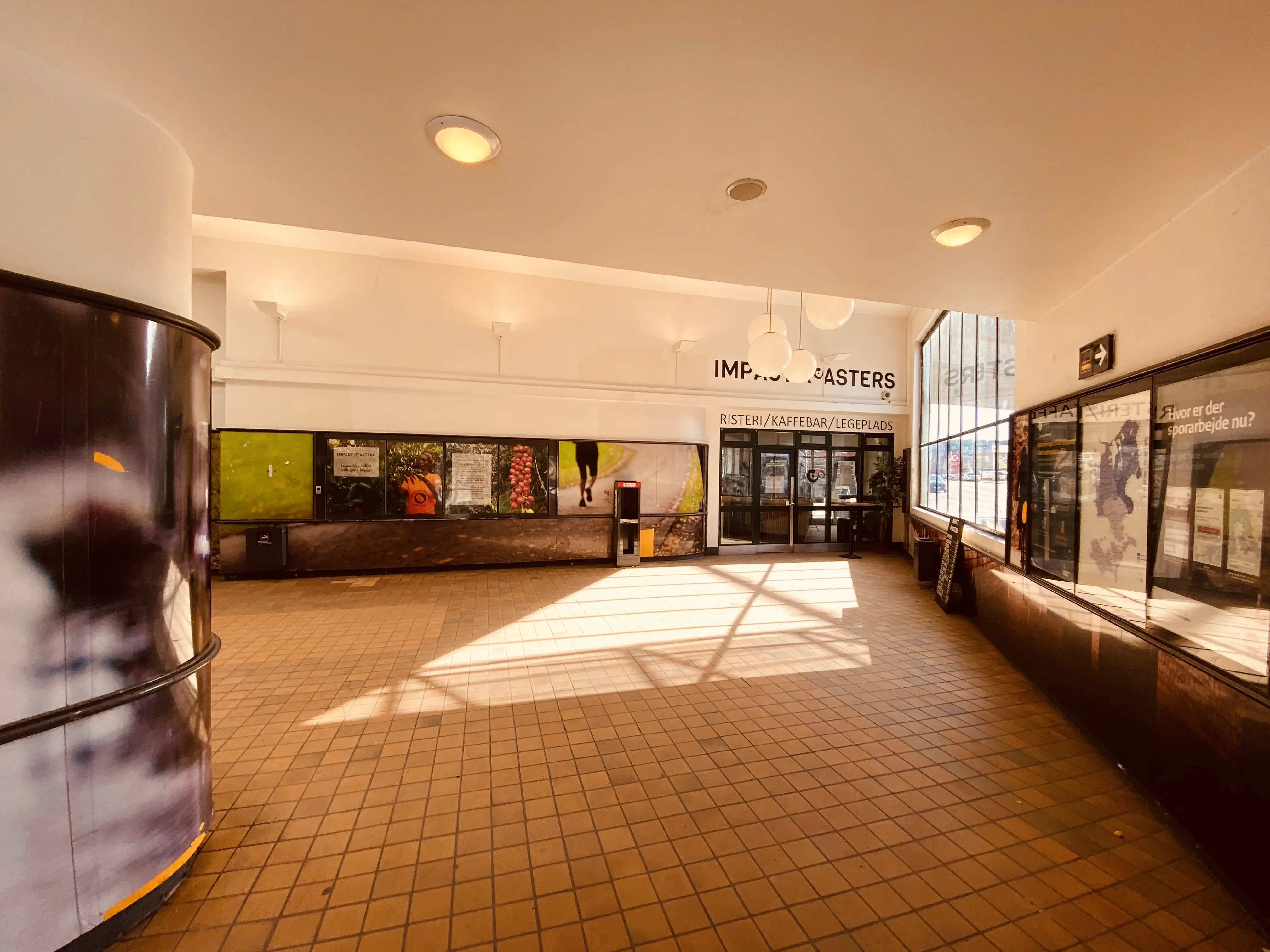 Billede af Langgade S-togstrinbræt. Billede af Langgade S-togstrinbræt.