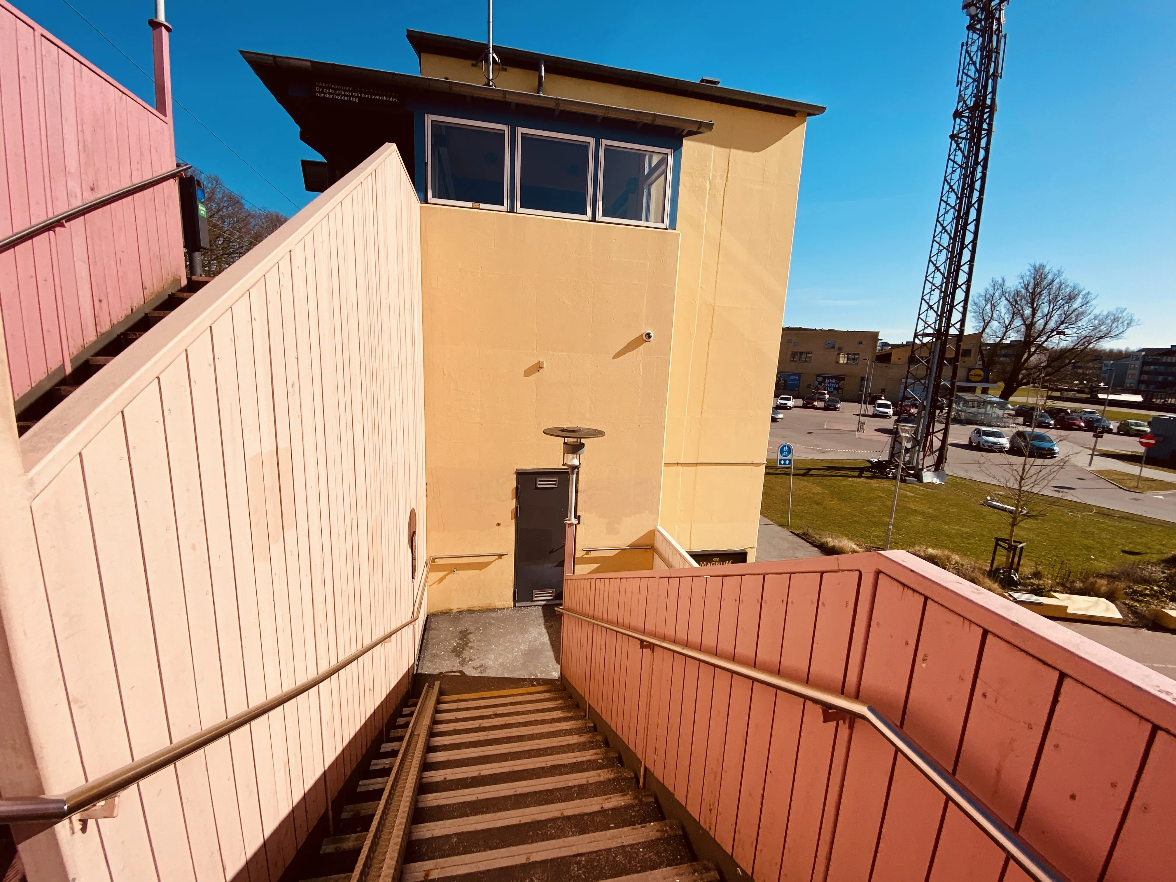 Billede af Malmparken S-togstrinbræt. Billede af Malmparken S-togstrinbræt.