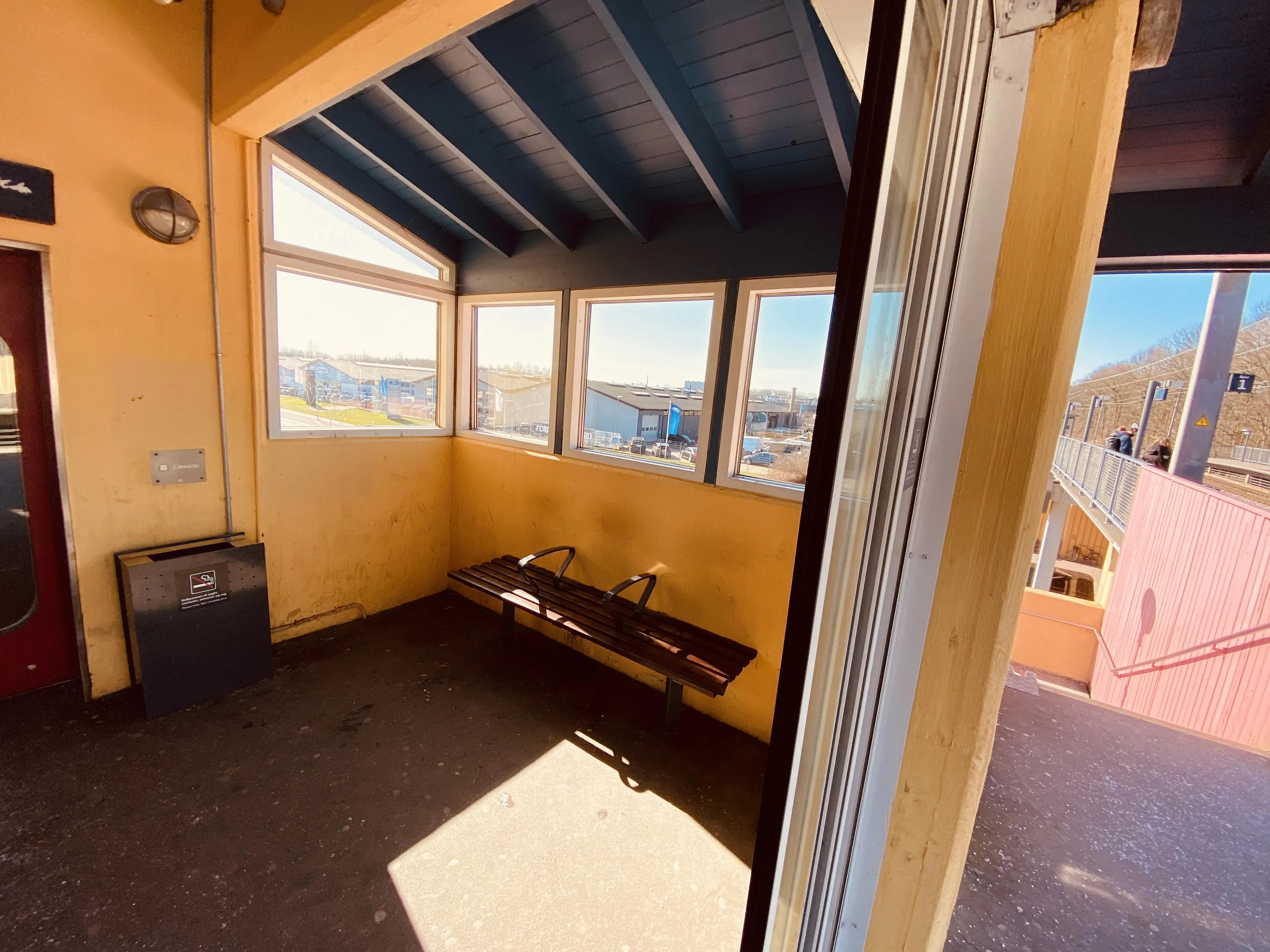 Billede af Malmparken S-togstrinbræt. Billede af Malmparken S-togstrinbræt.