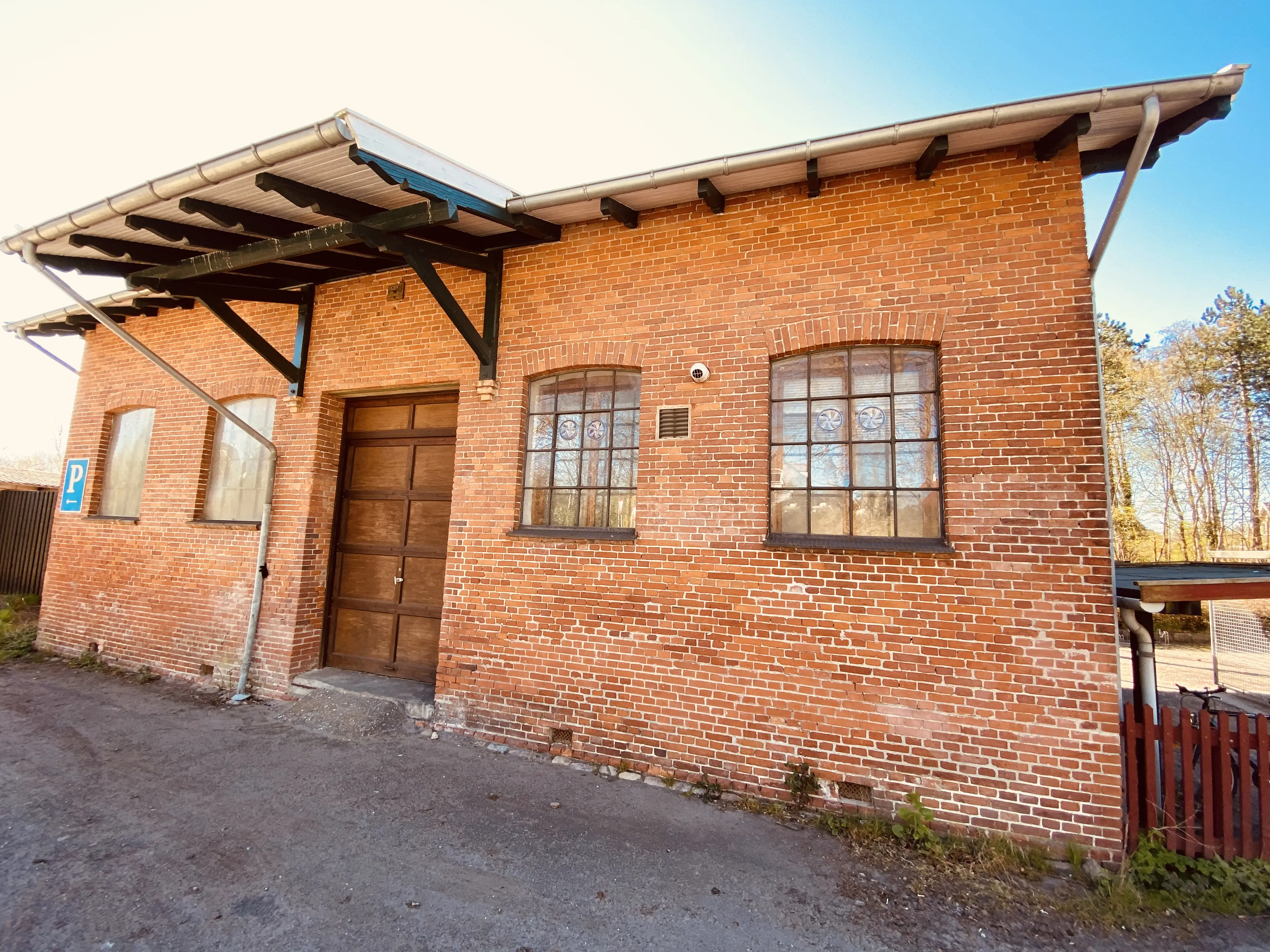 Billede af Fredensborg Stations pakhus. Billede af Fredensborg Stations pakhus.