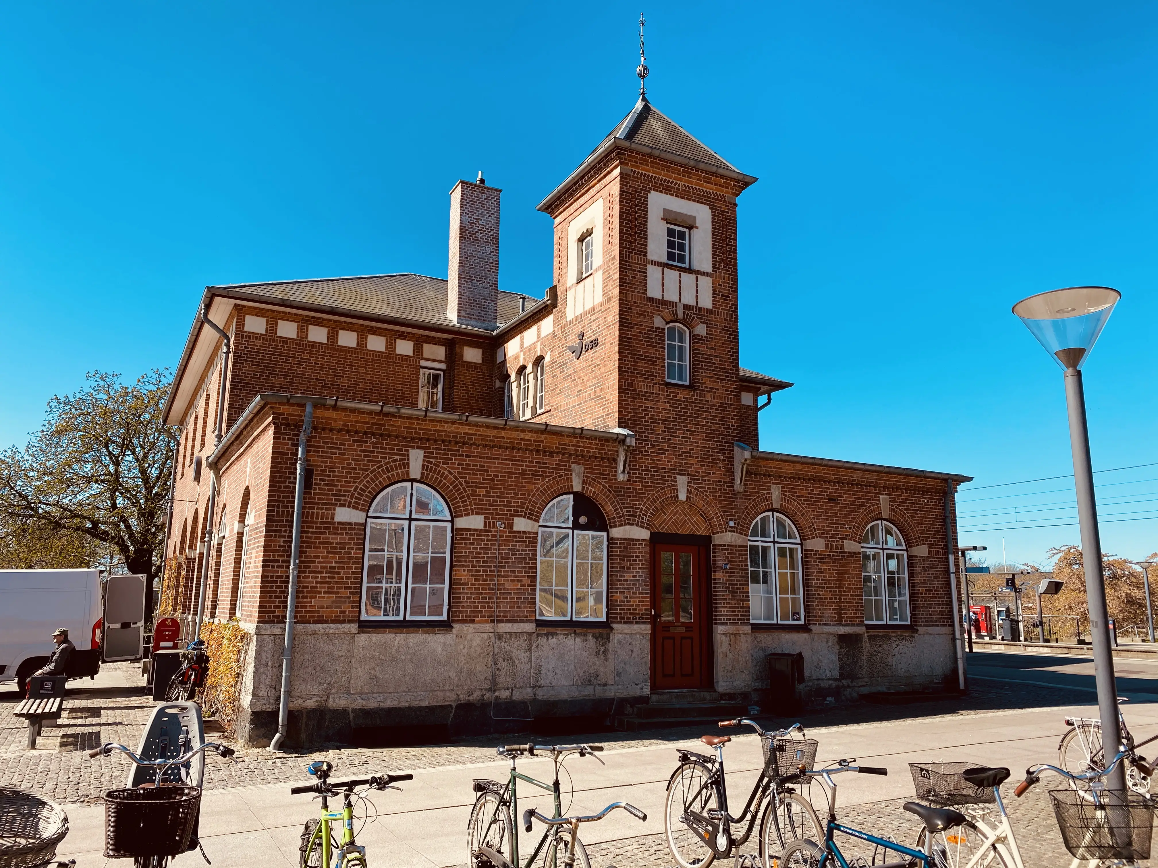 Billede af Humlebæk Station. Billede af Humlebæk Station.