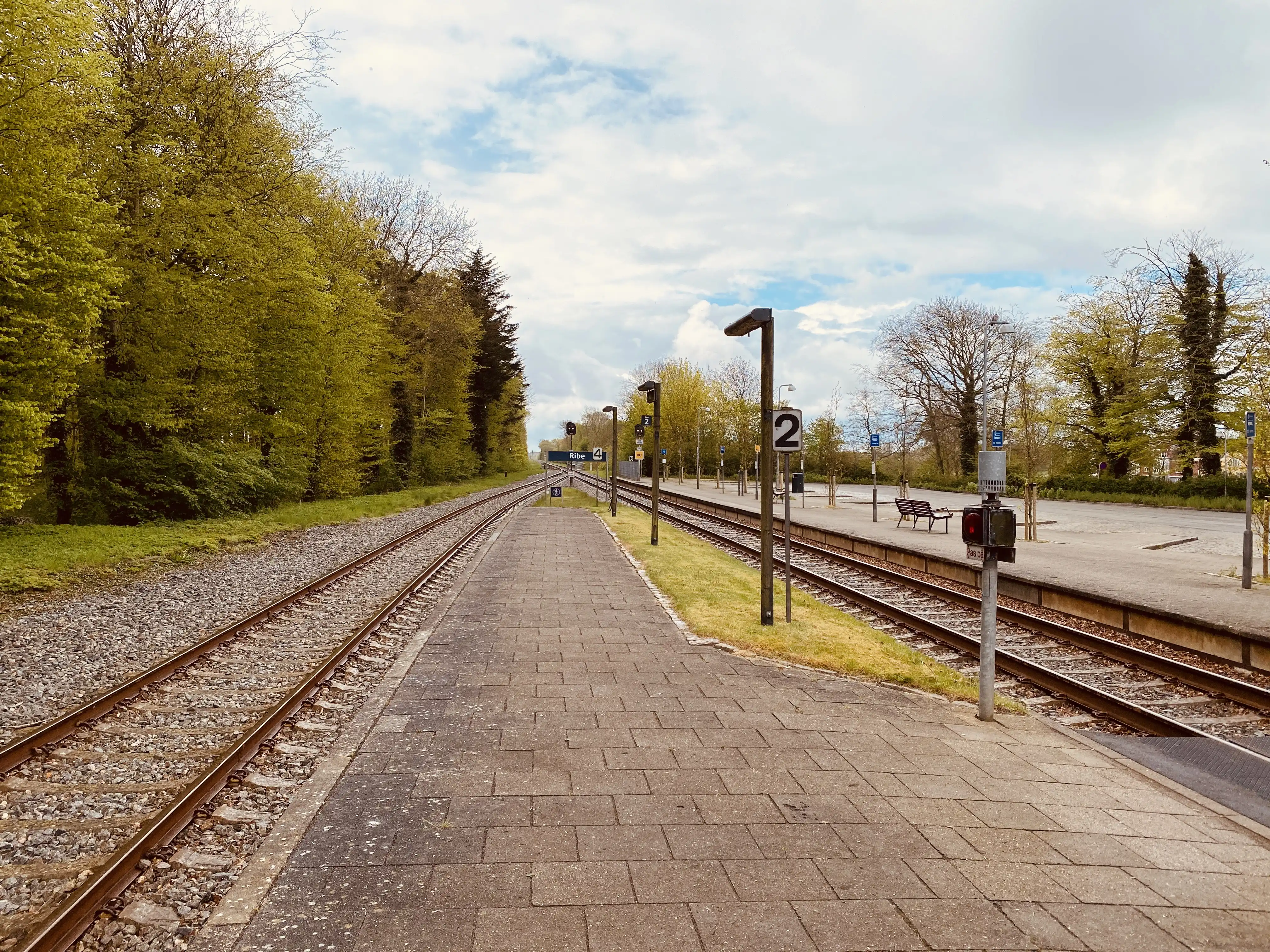 Billede af Ribe Stations ind og udkørsel. Billede af Ribe Stations ind og udkørsel.