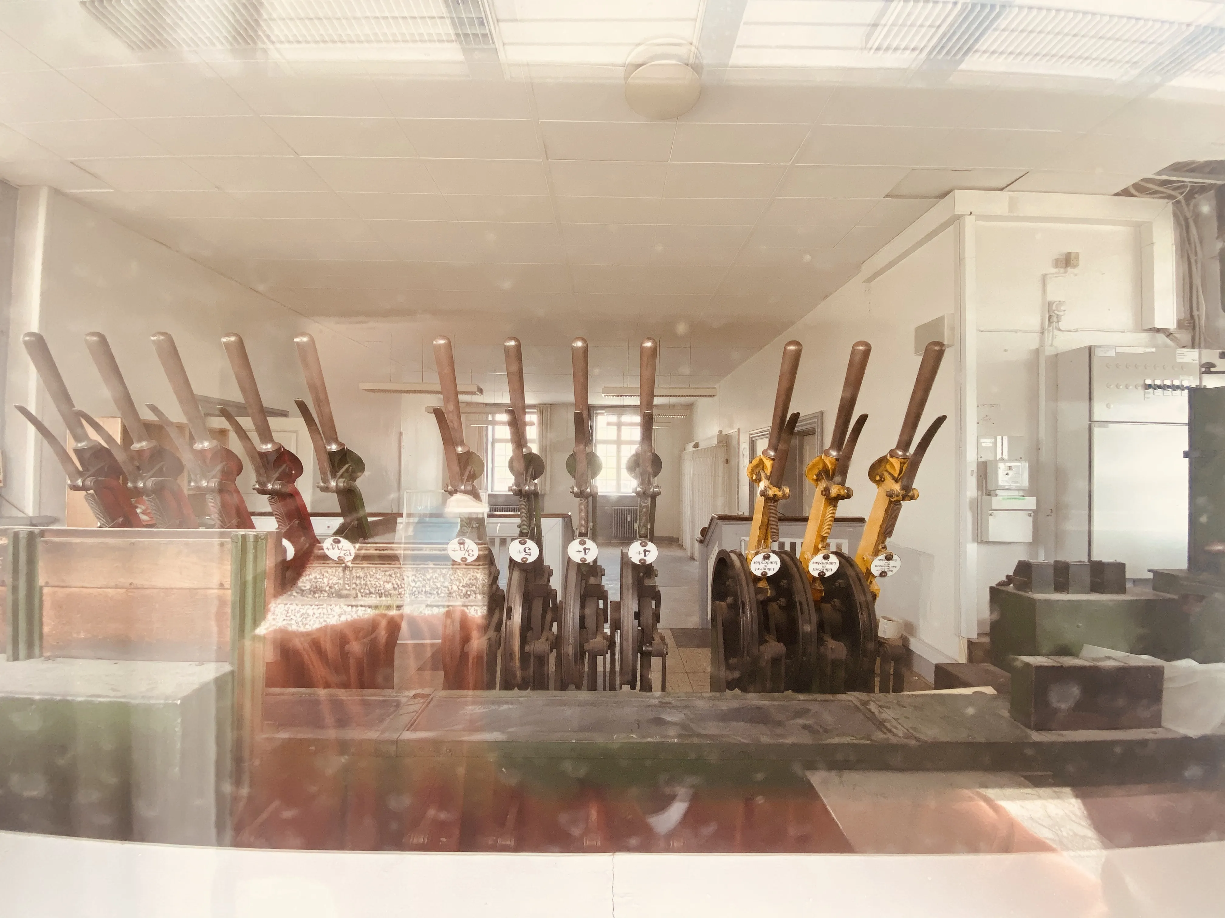 I 1992 blev stationsbygningen og signalhuset i Vejen Stations vestlige ende fredet. Fredningen gør at der ikke kan foretages ændringer på bygningen udvendig. Fredningen omfatter også det gamle centralapparat fra 1918, som stadig står tilbage.