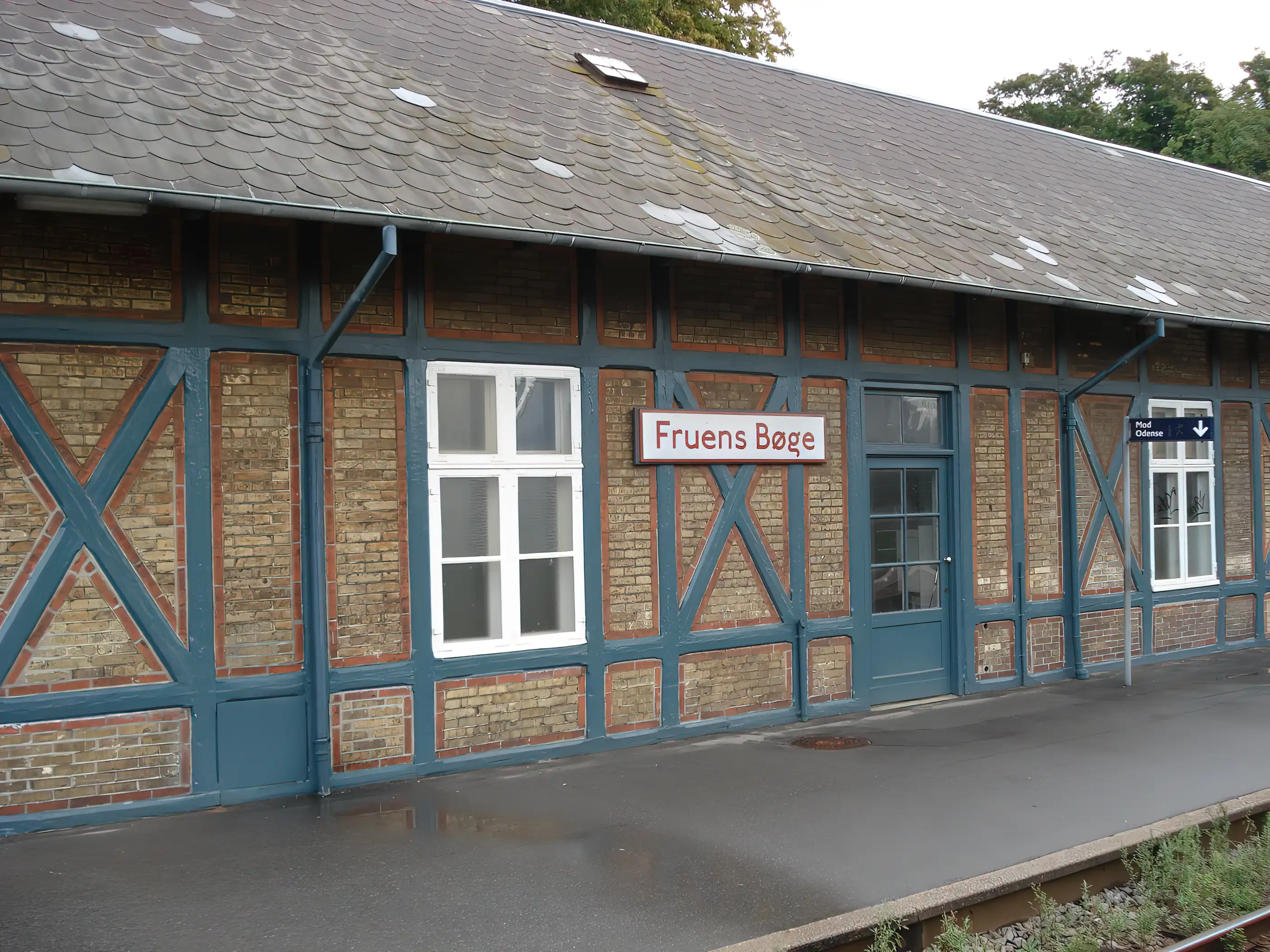 Billede af Fruens Bøge Station. Billede af Fruens Bøge Station.