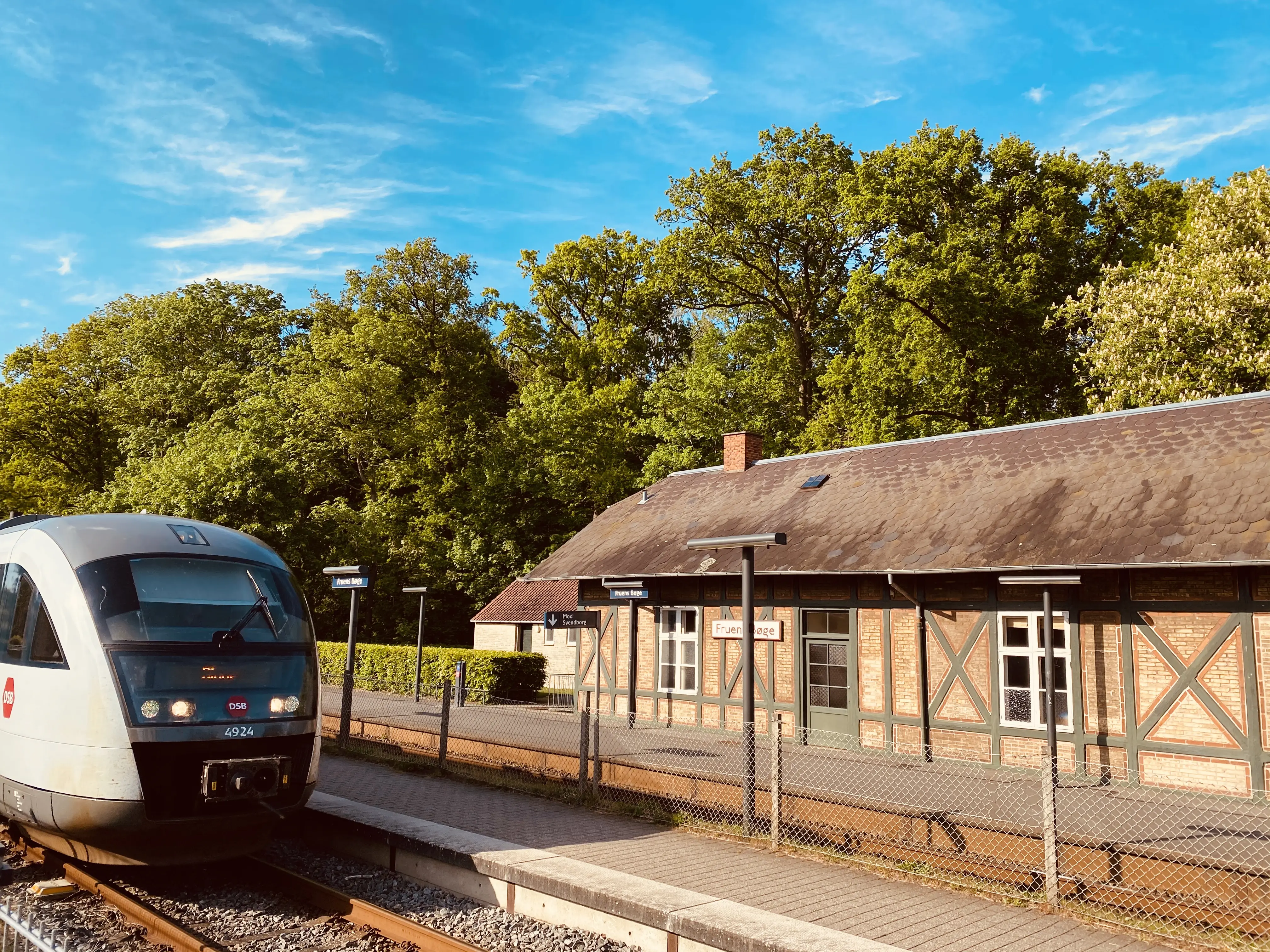 Billede af Fruens Bøge Station. Billede af Fruens Bøge Station.