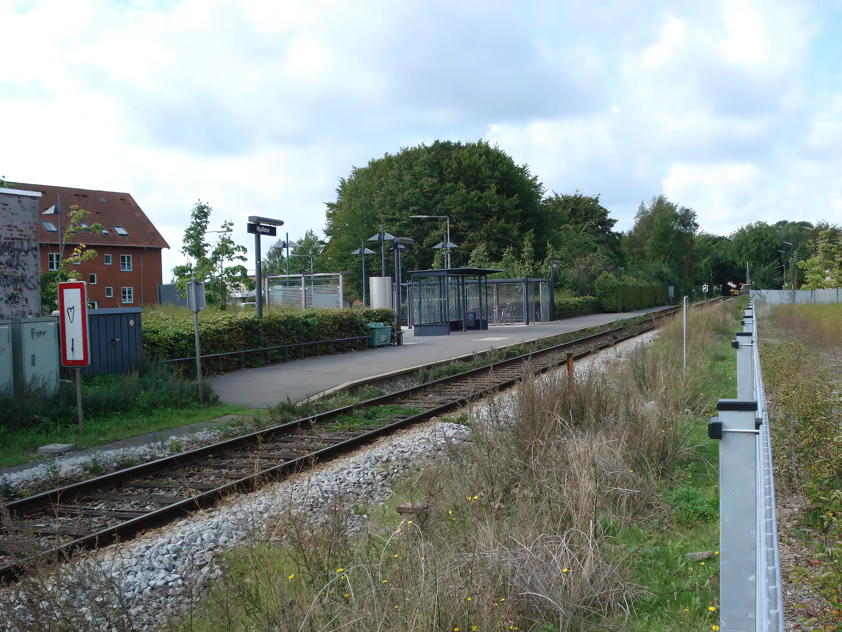 Billede af Hjallese Station, som er nedrevet, men den har ligget her.