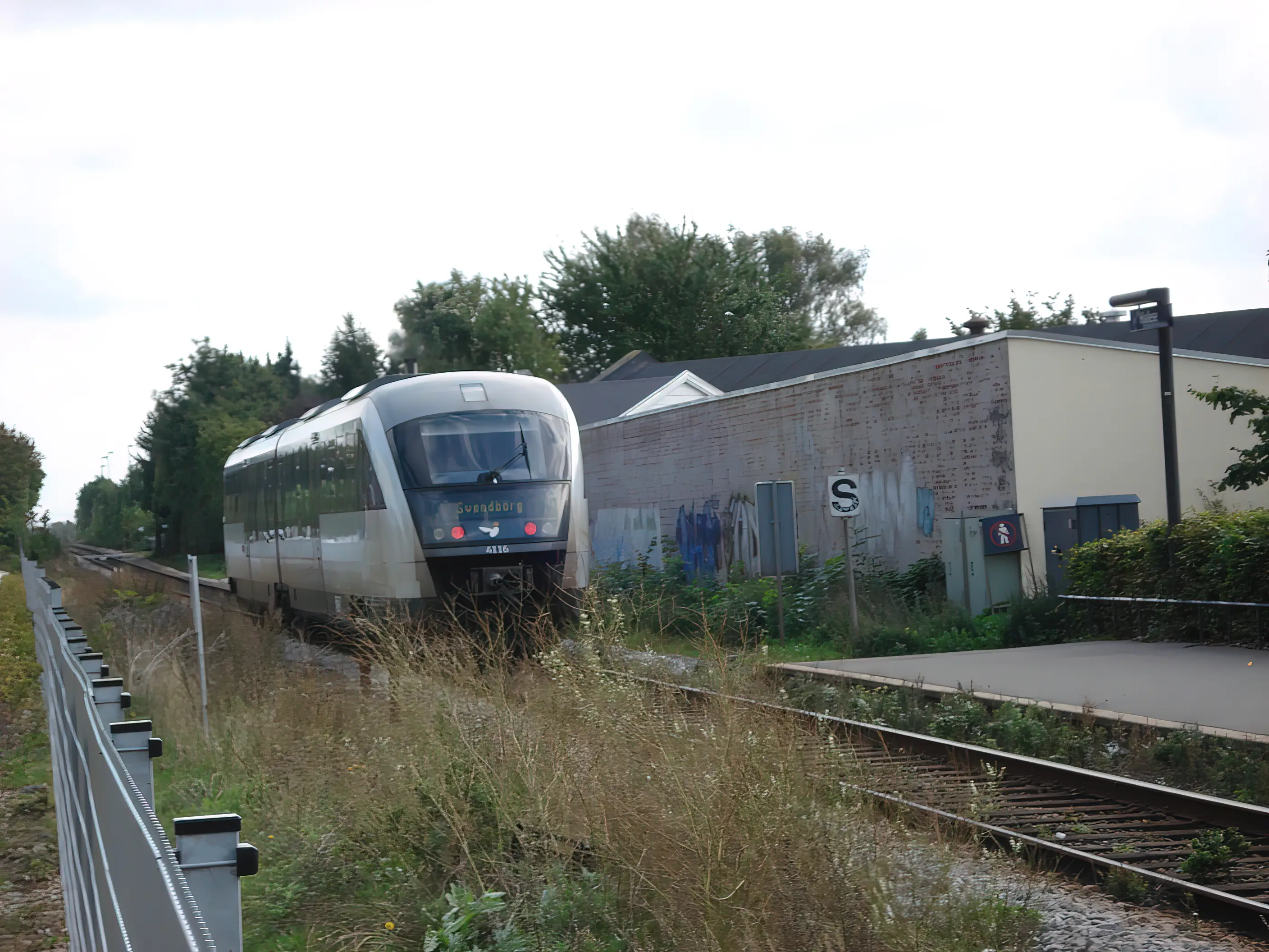 Billede af DSB MQ 4116-4916 fotograferet ud for Hjallese Trinbræt.