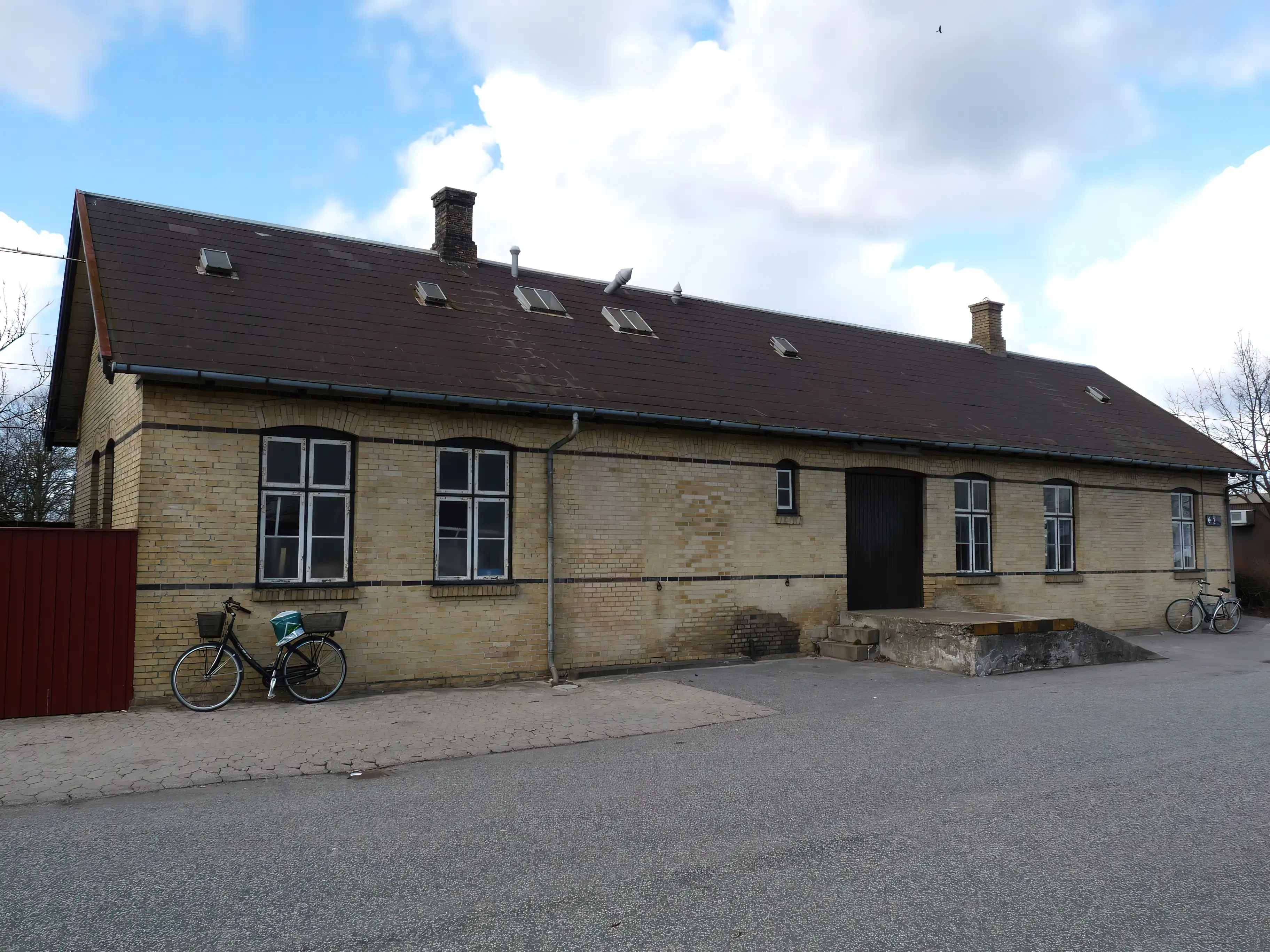 Billede af Viby Sjælland Stations pakhus.