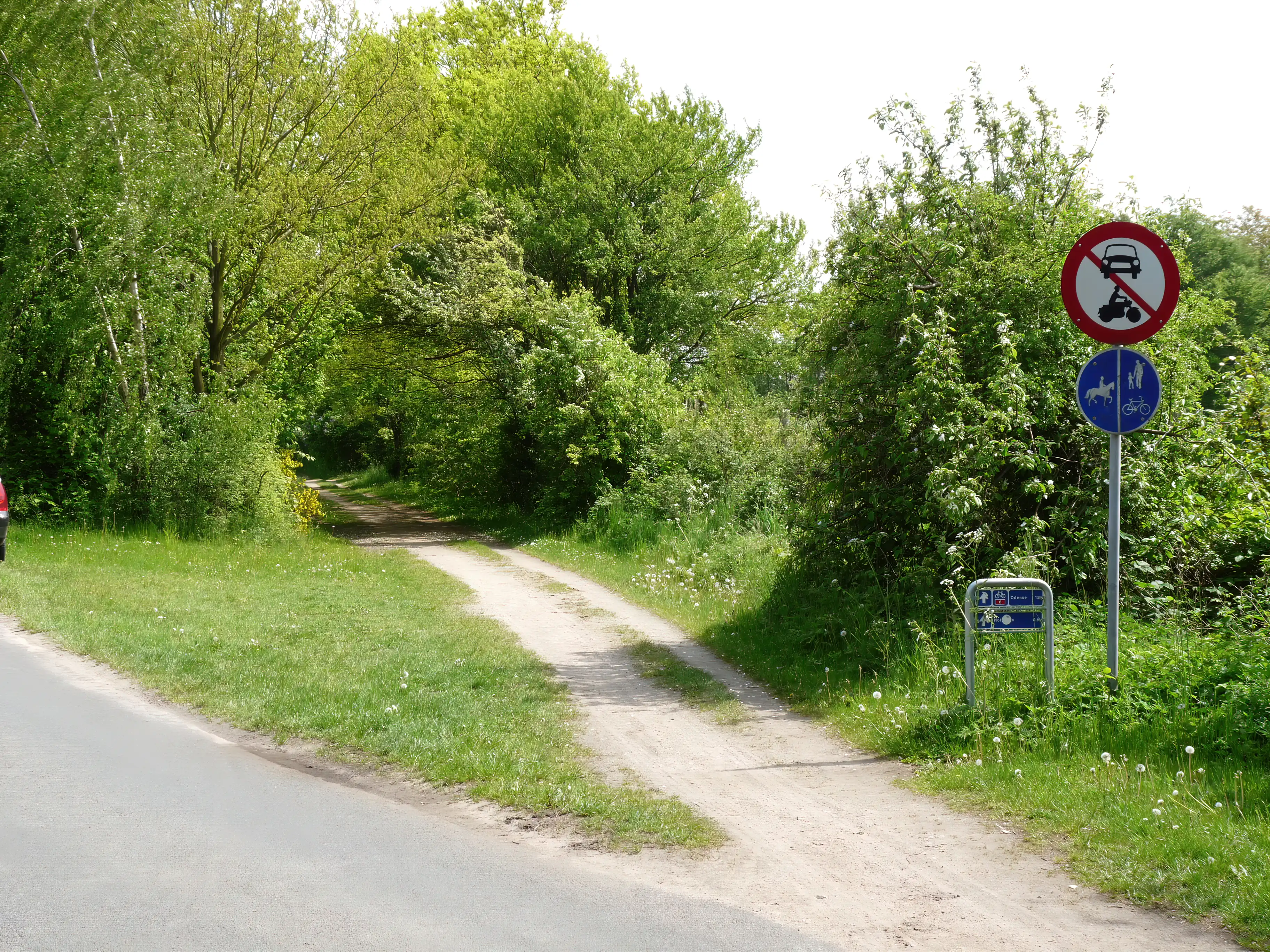 Billede af Bredbjerg Trinbræt, som er nedrevet, men det har ligget her. Billede af Bredbjerg Trinbræt, som er nedrevet, men det har ligget her.