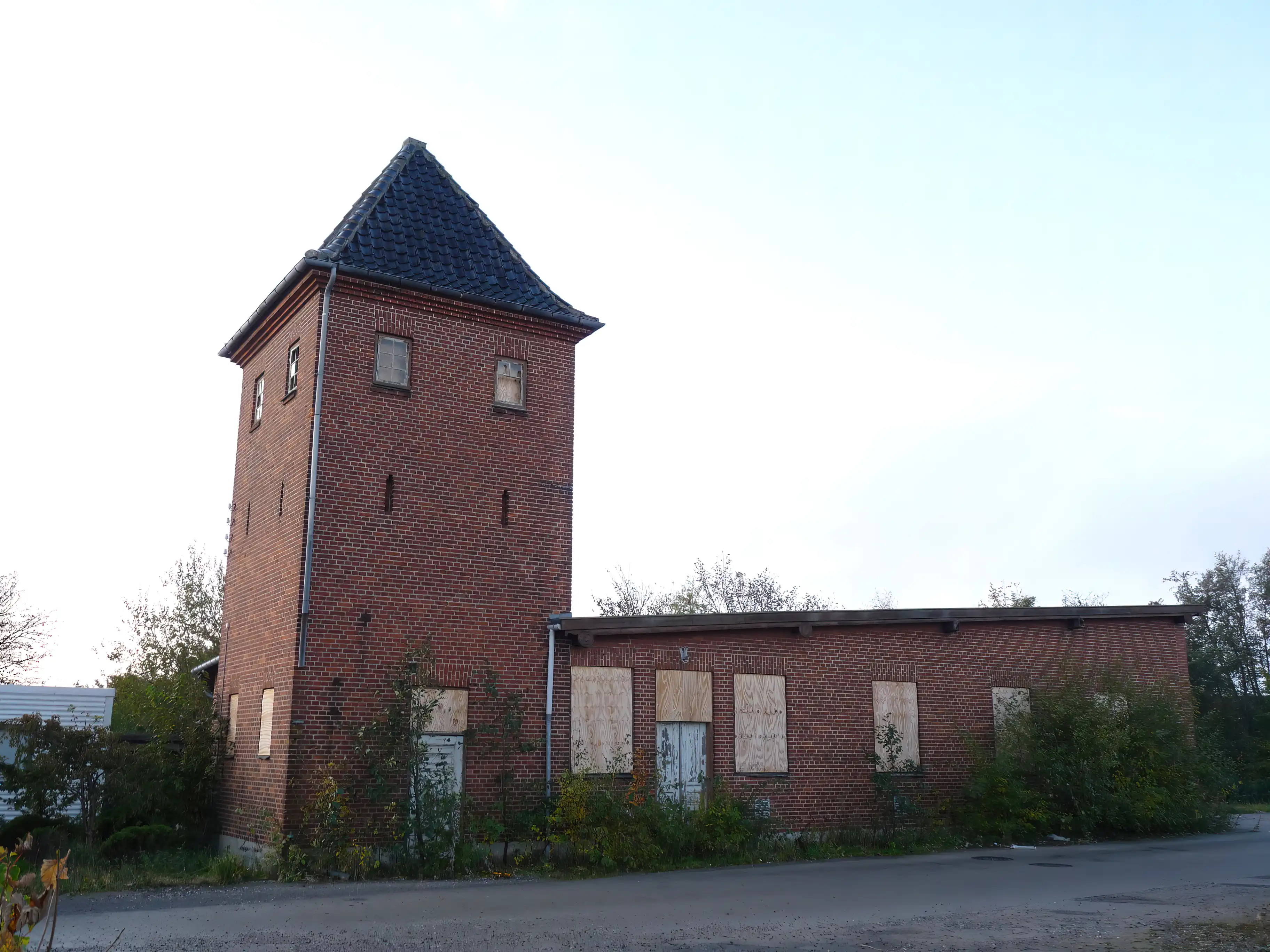 Billede af Gilleleje Stations remise. Billede af Gilleleje Stations remise.