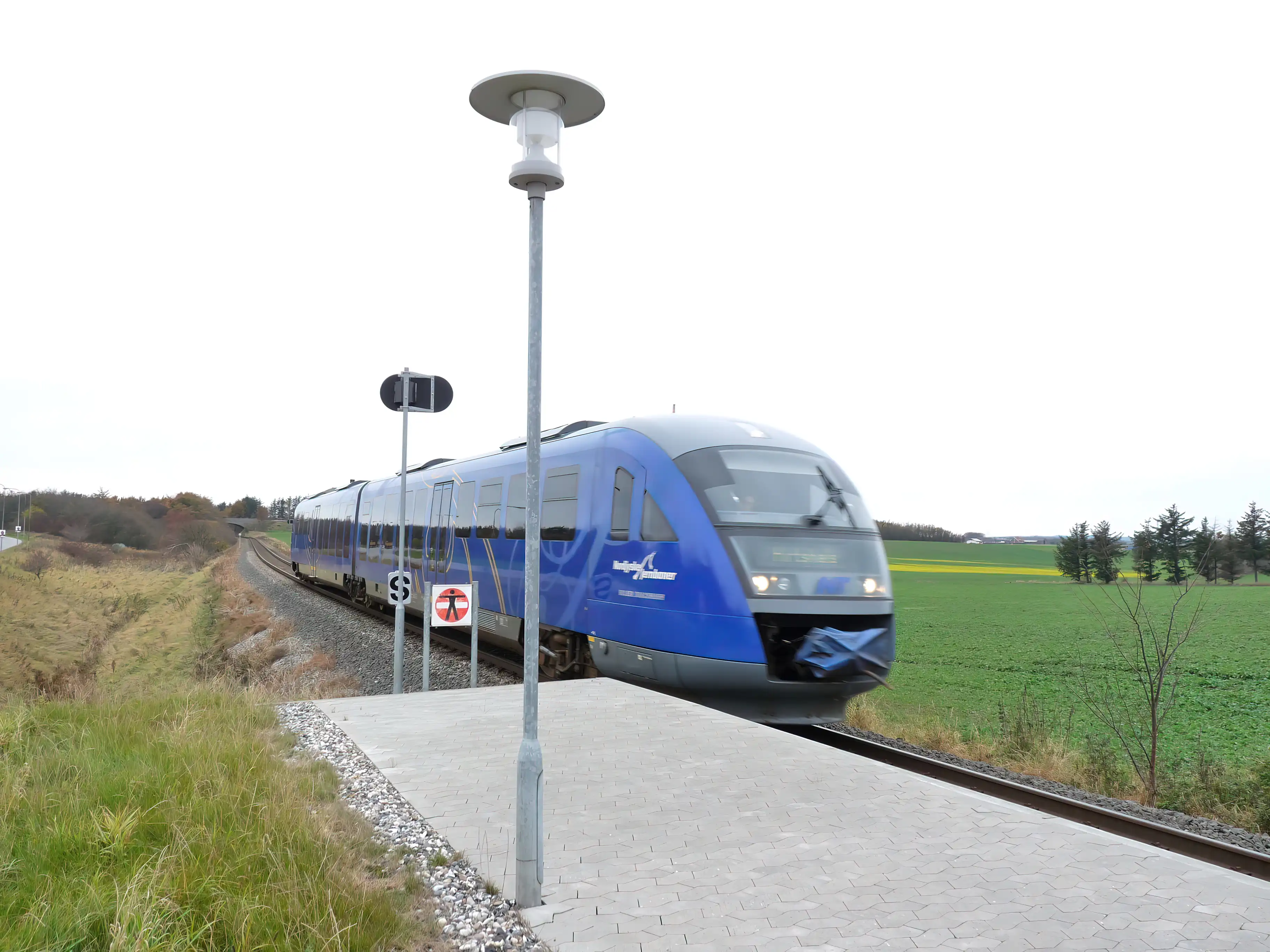 Billede af NJJ DM 502 fotograferet ud for Herregårdsparken Trinbræt. Billede af NJJ DM 502 fotograferet ud for Herregårdsparken Trinbræt.