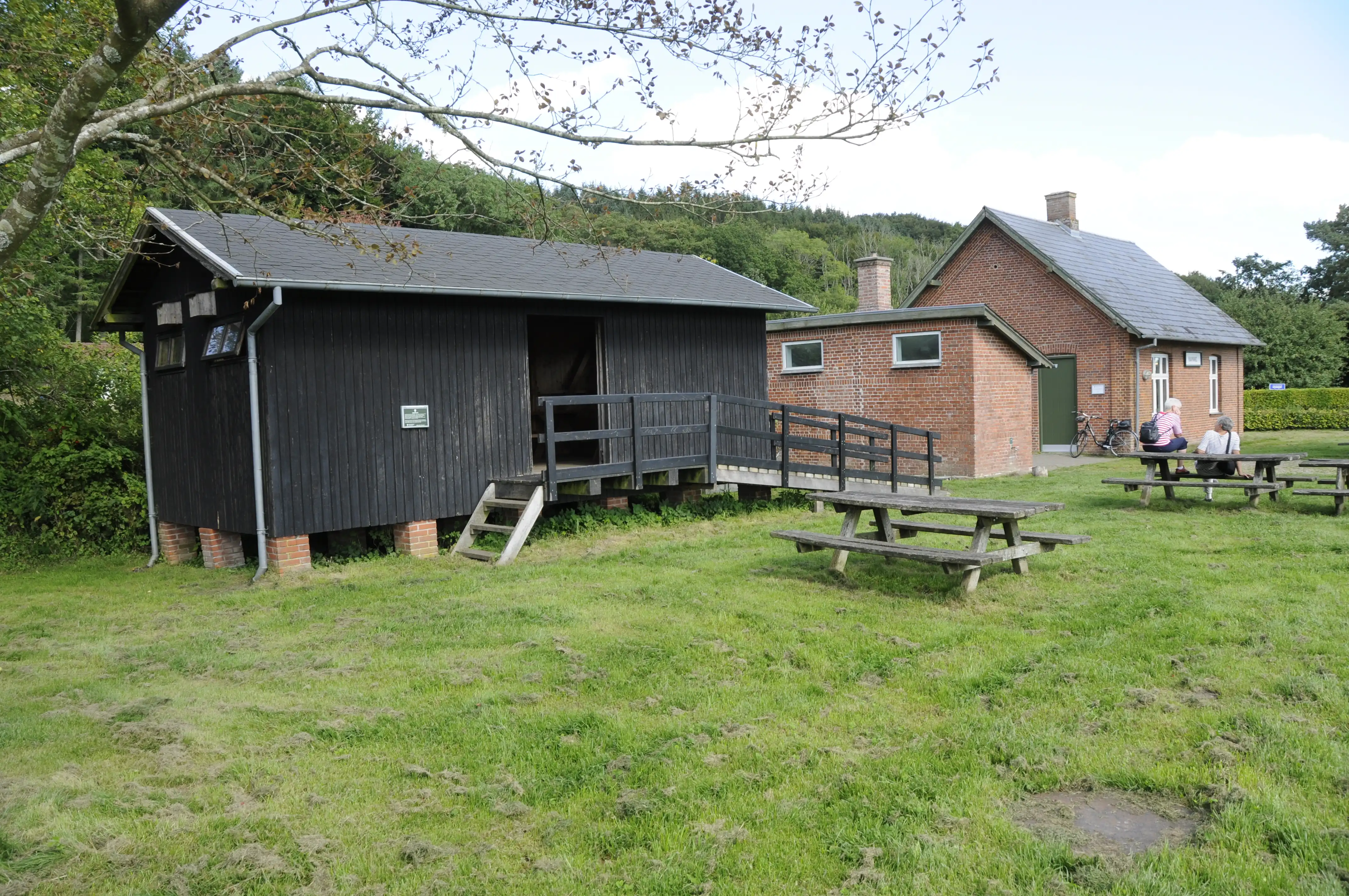 Billede af Ravning Holdepladss pakhus.