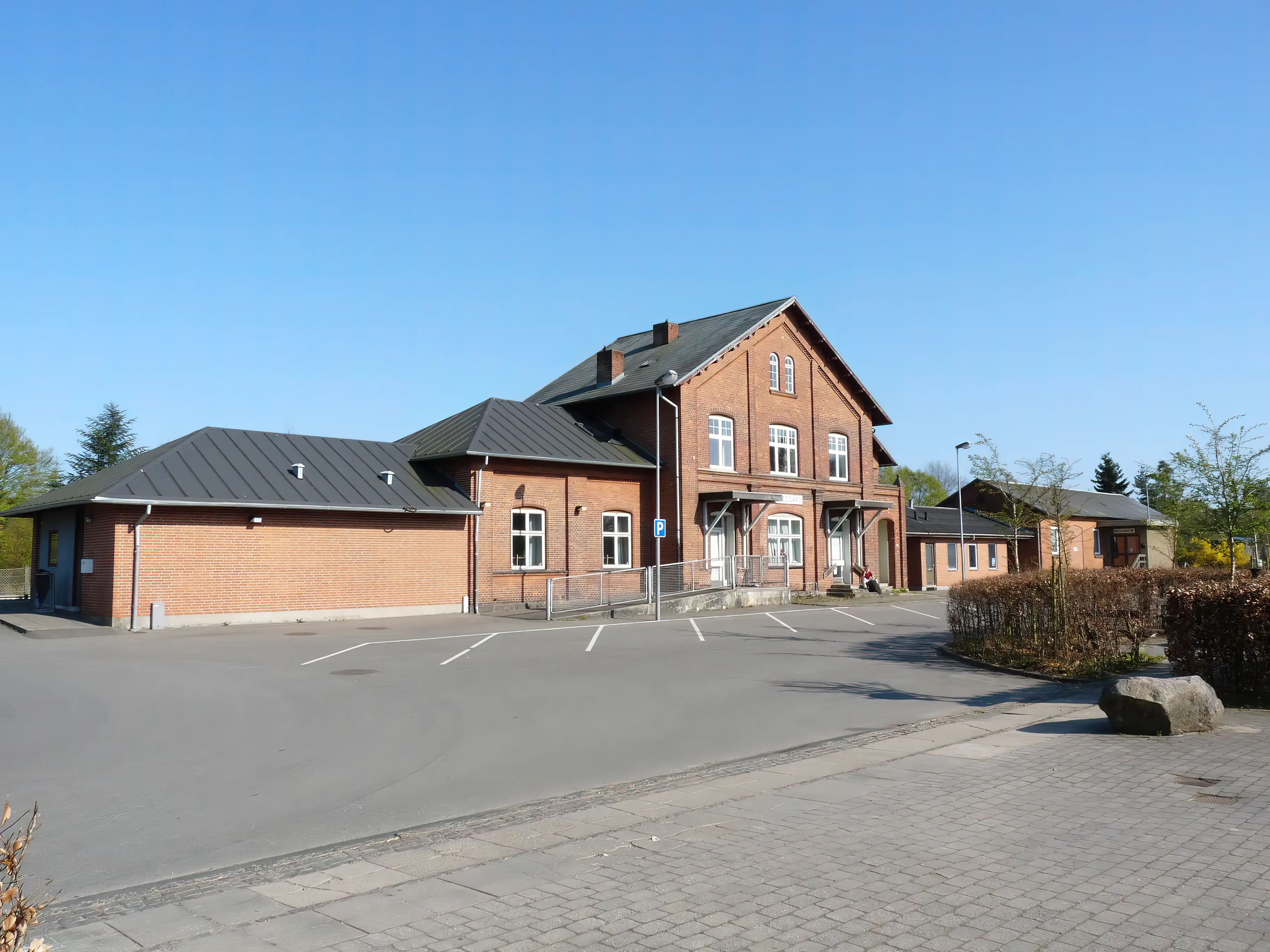 Billede af Hovedgård Station. Billede af Hovedgård Station.