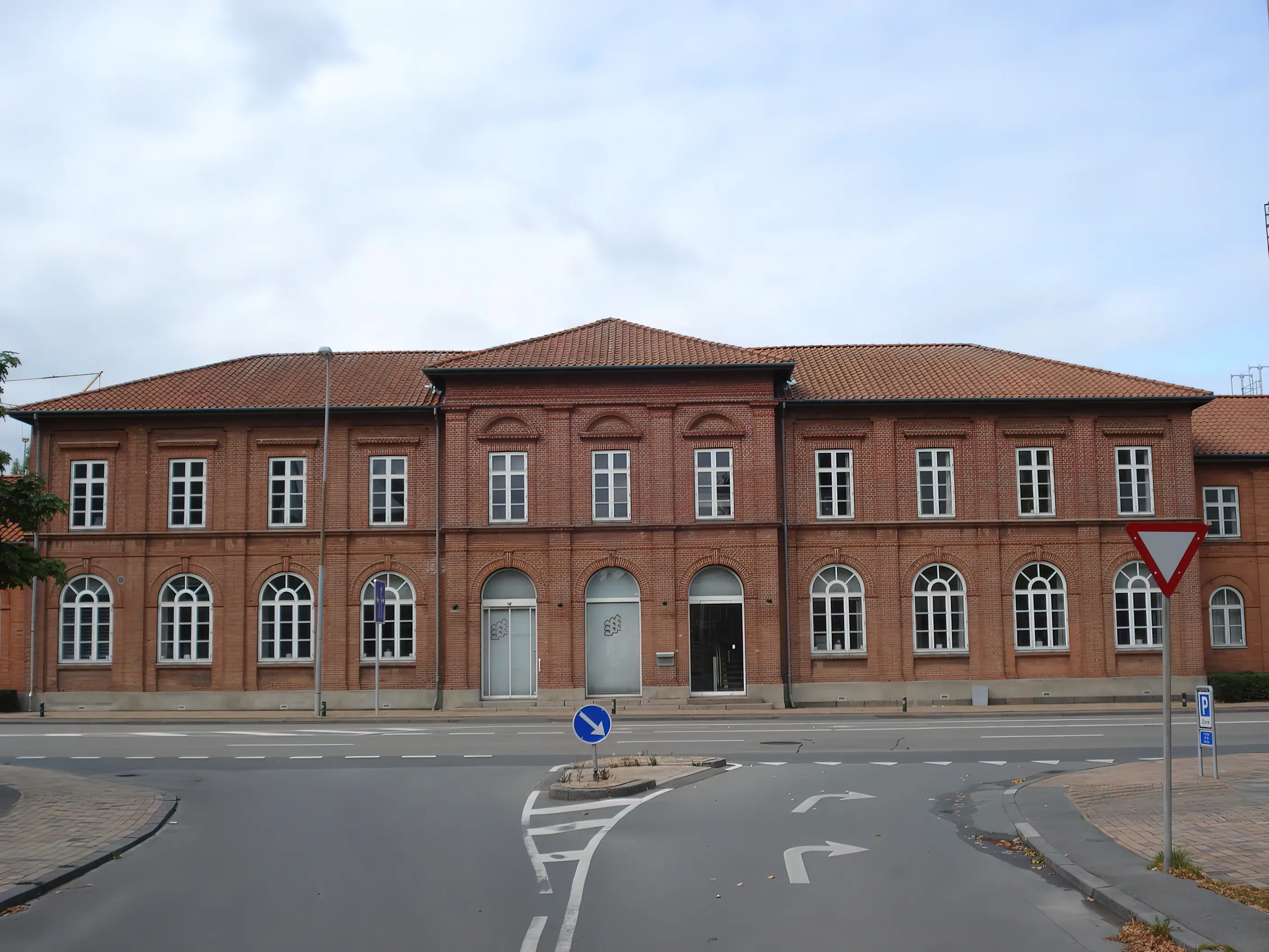 Billede af Odense Sydbanegård. Billede af Odense Sydbanegård.