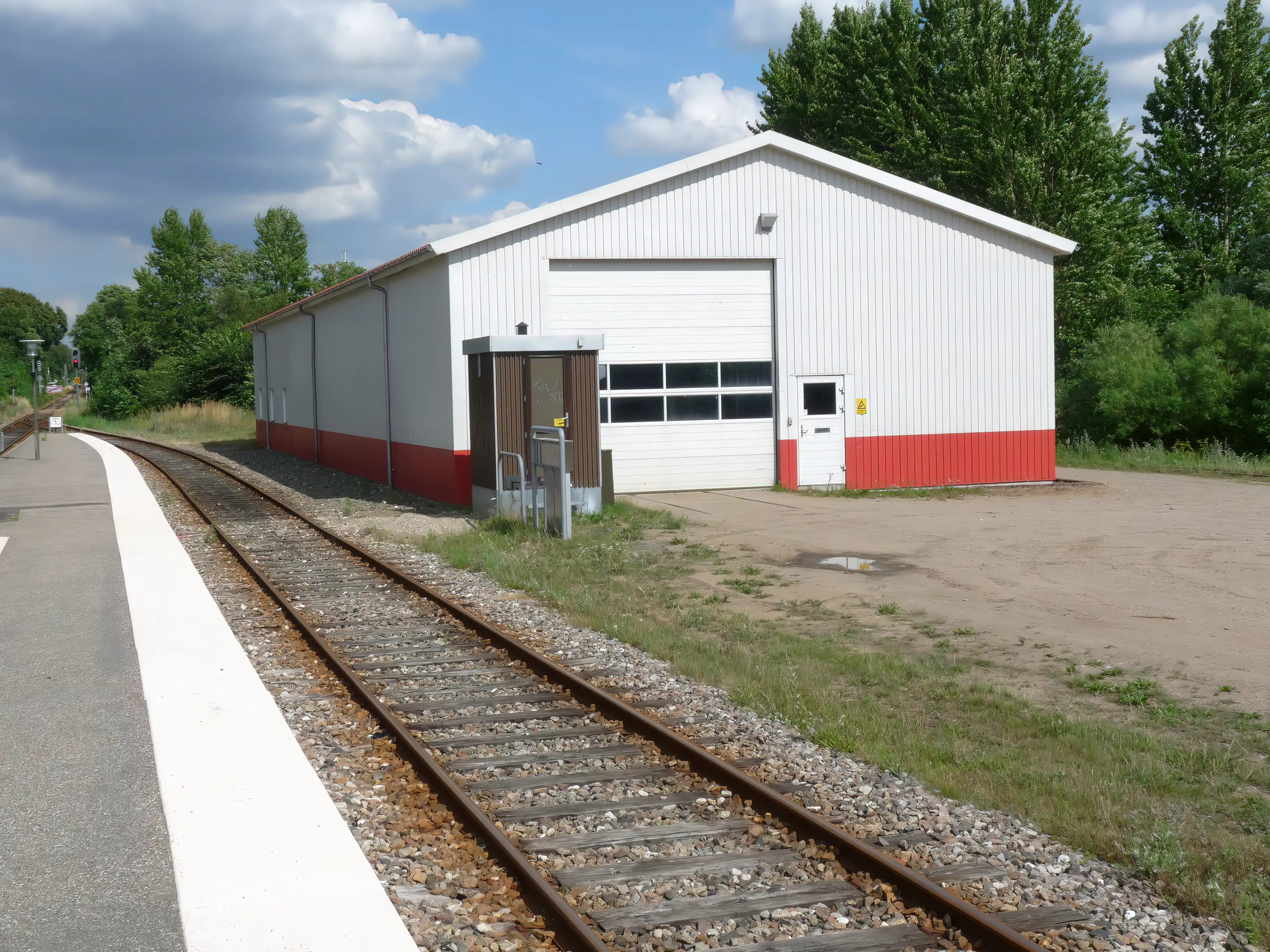 Billede af Ruds Vedby Stations materielade.