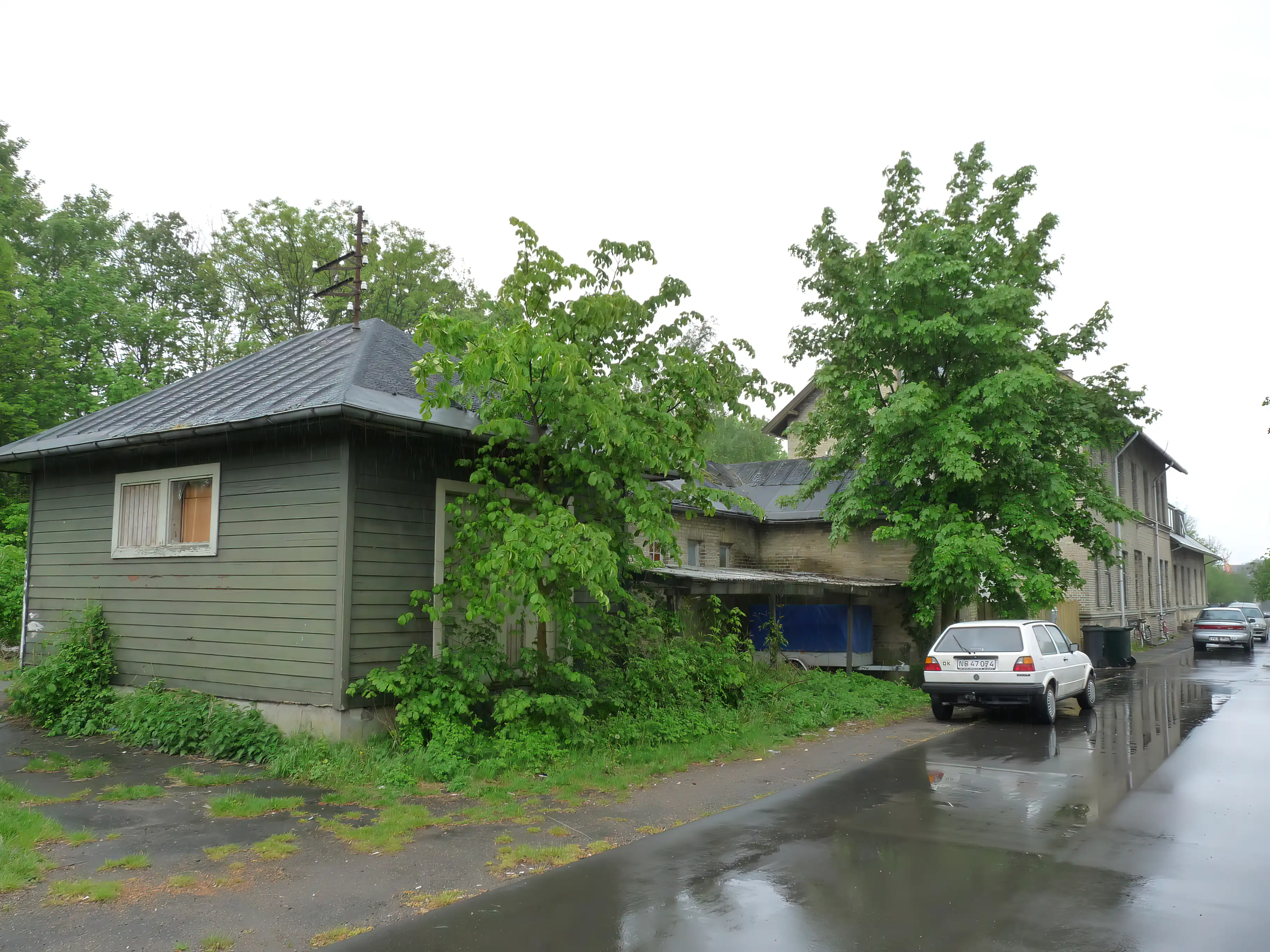 Billede af det grønne Ilgodsvarehus ved Rødby Station. Billede af det grønne Ilgodsvarehus ved Rødby Station.