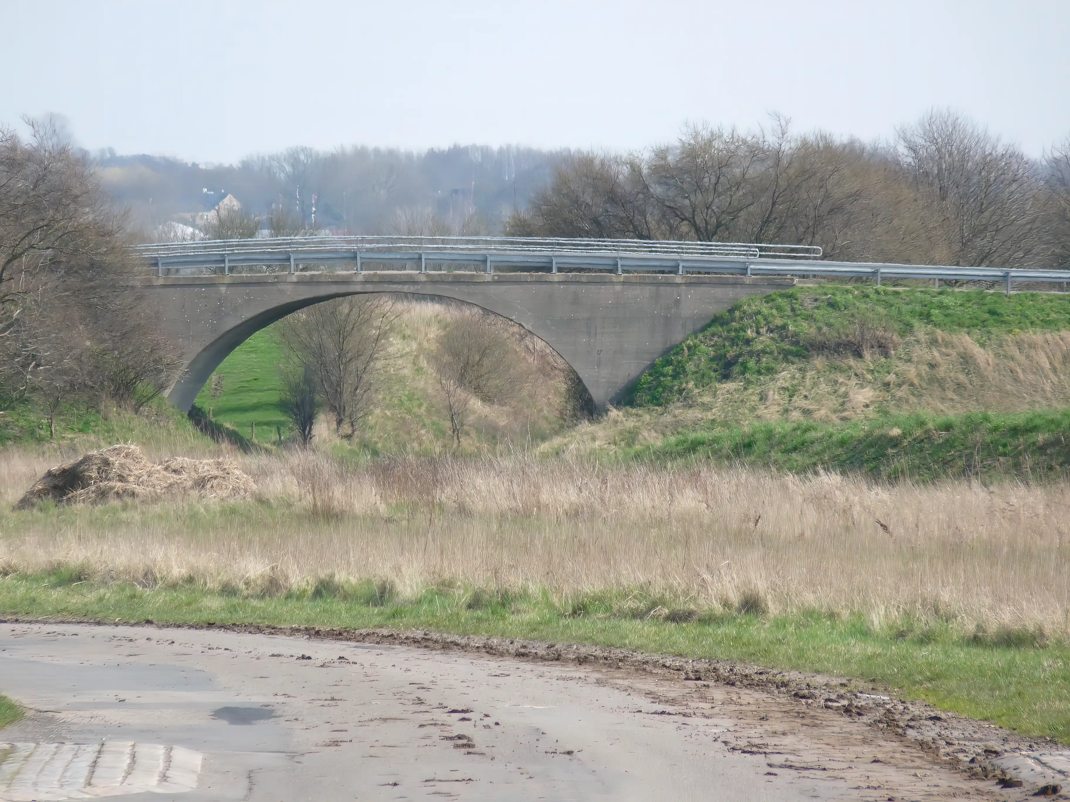 Billede af Røjle Stations ind og udkørsel. Billede af Røjle Stations ind og udkørsel.