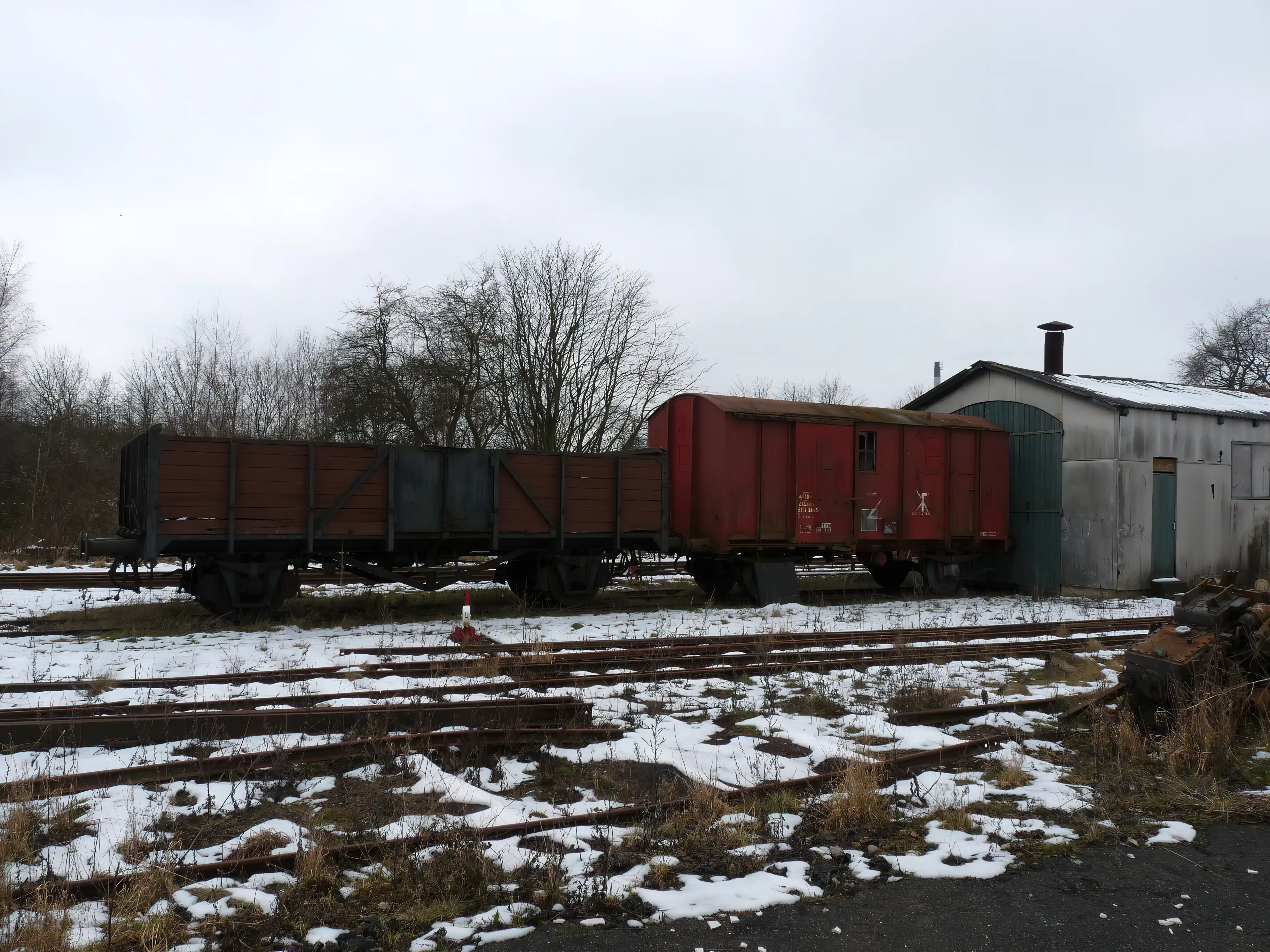 Billede af tog ud for Skælskør Station. Billede af tog ud for Skælskør Station.