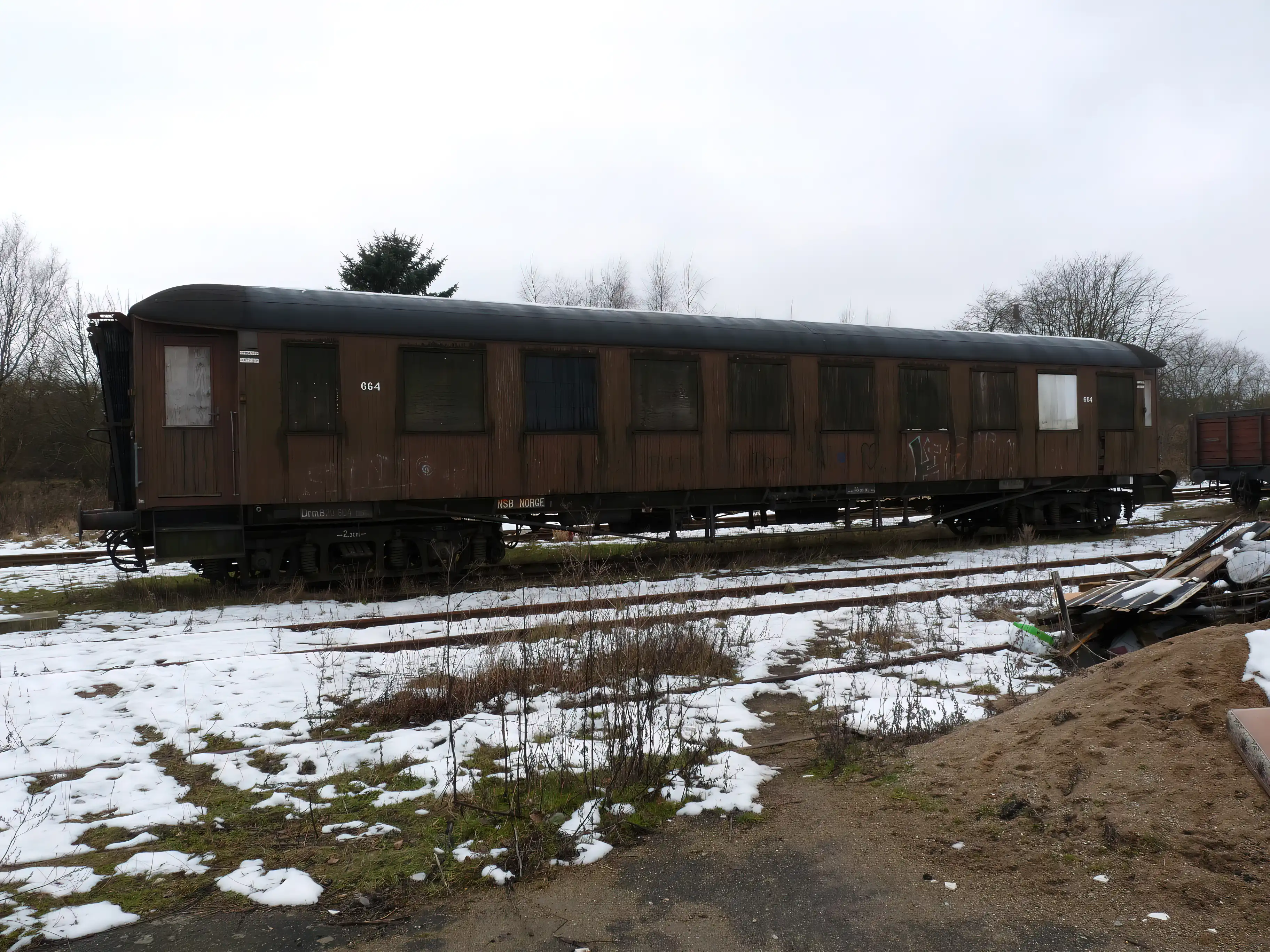 Billede af tog ud for Skælskør Station. Billede af tog ud for Skælskør Station.