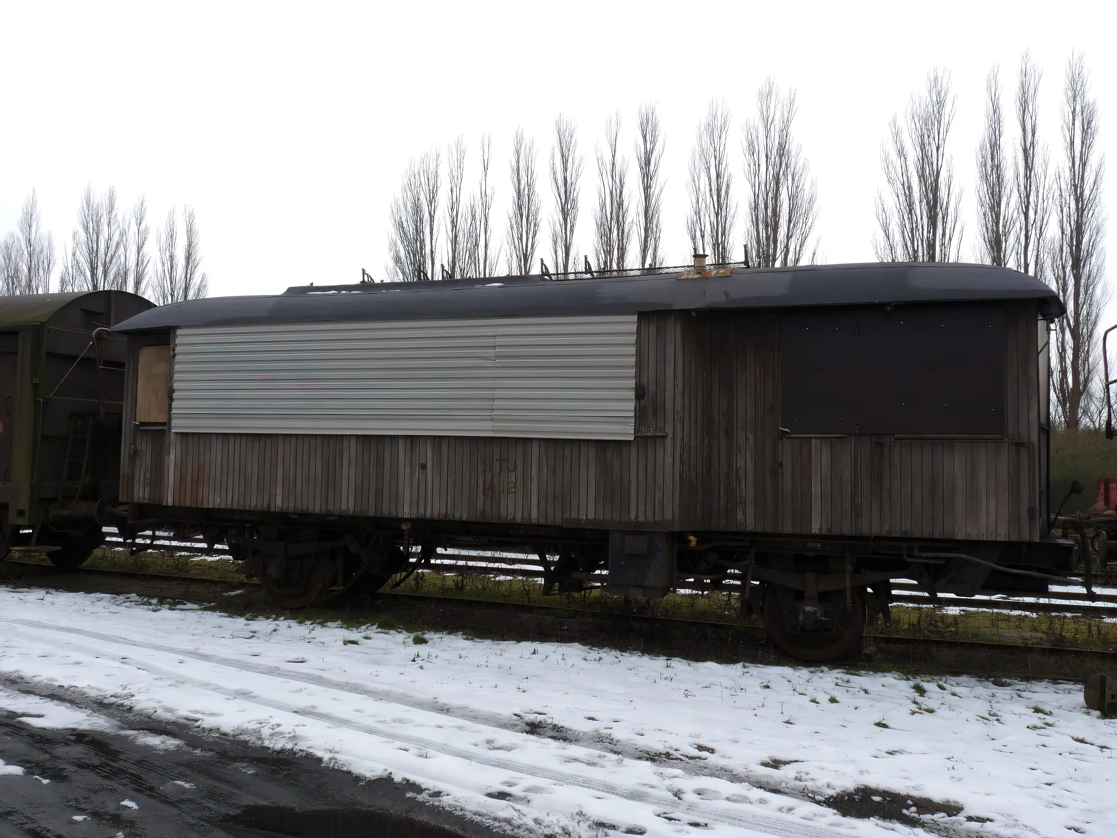 Billede af tog ud for Skælskør Station. Billede af tog ud for Skælskør Station.