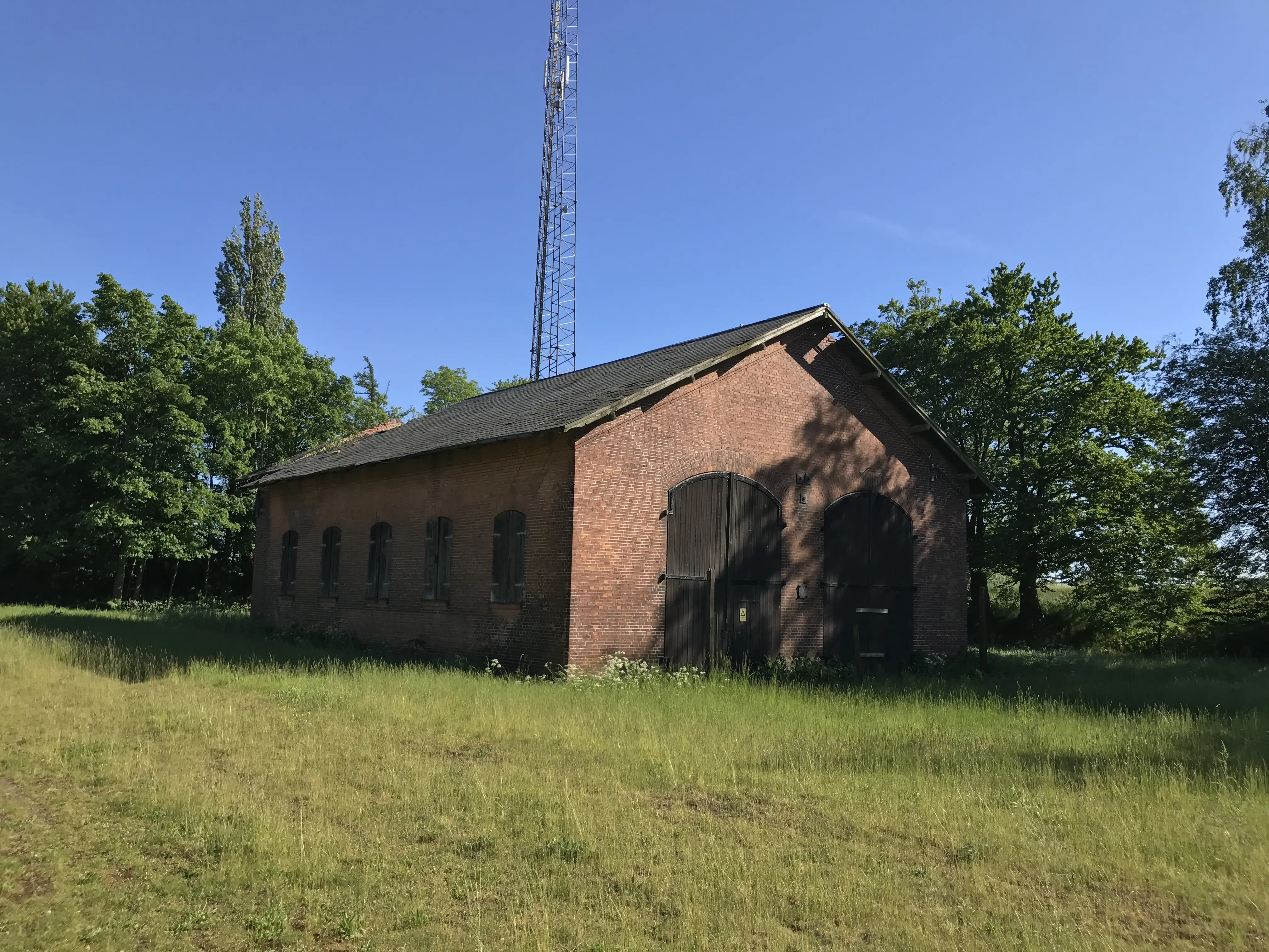 Billede af Skælskør Stations remise. Billede af Skælskør Stations remise.