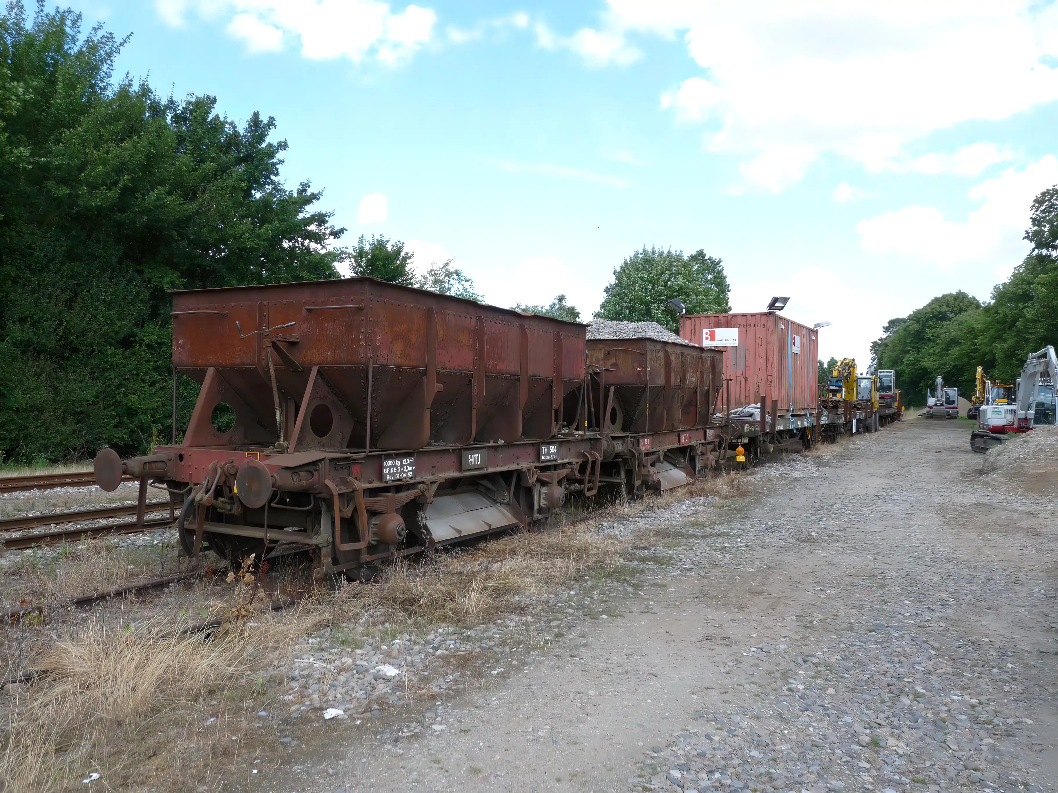 Billede af tog ud for Store Merløse Station.
