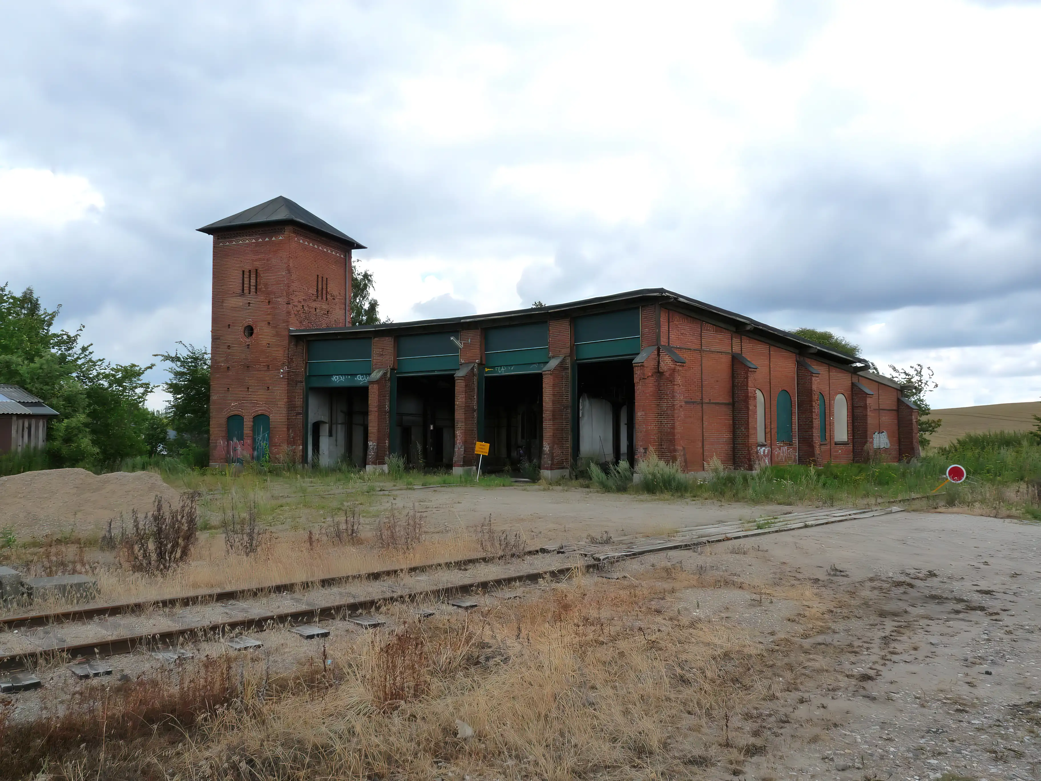 Billede af Tølløse Stations remise. Billede af Tølløse Stations remise.