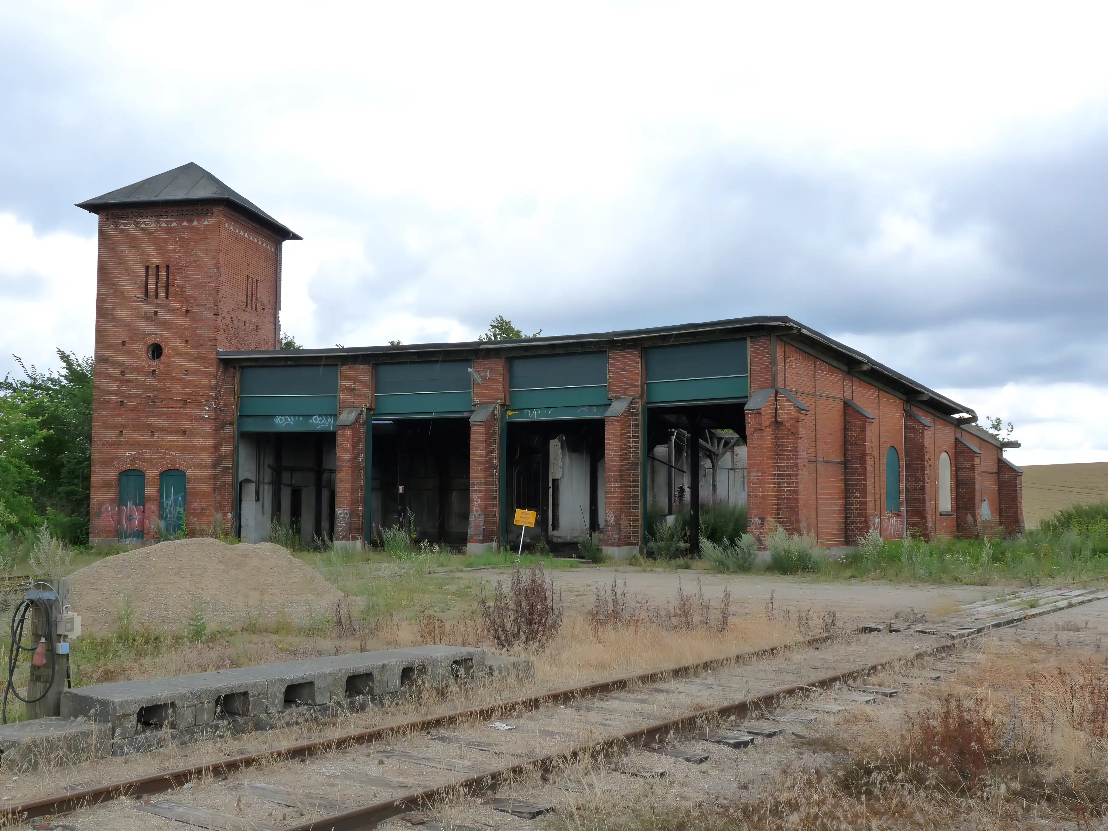 Billede af Tølløse Stations remise. Billede af Tølløse Stations remise.