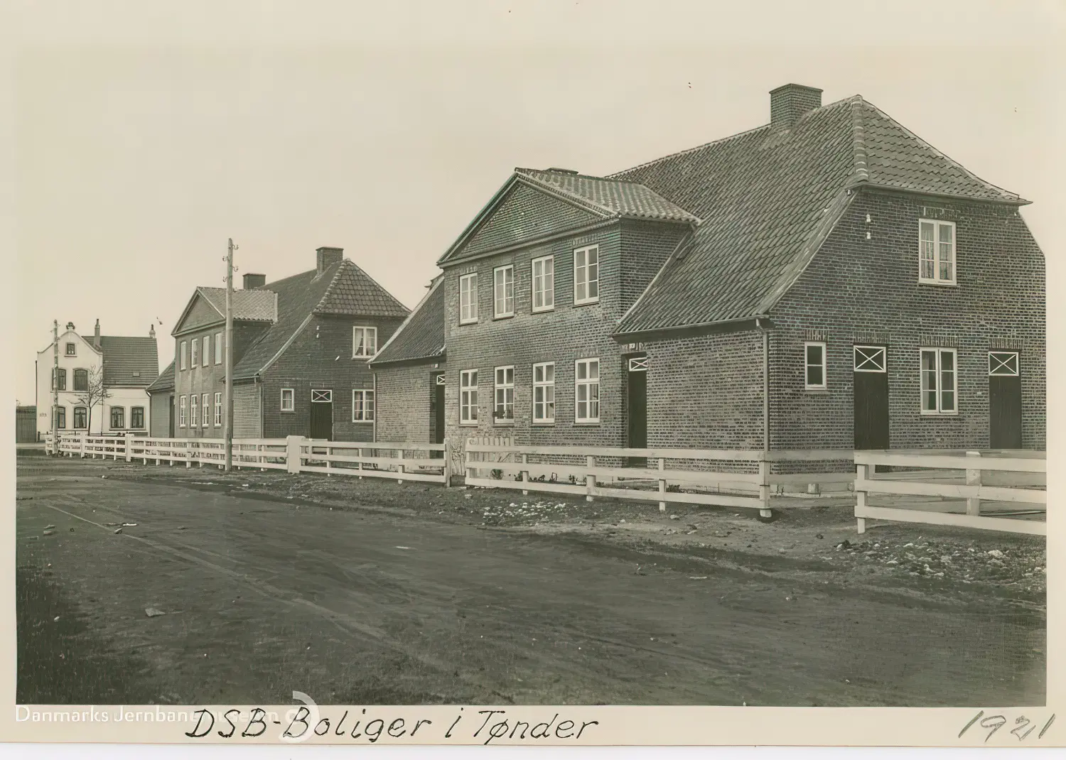 Billede af assistentboliger ved Tønder H Station i Horupsgade 4-10. Billede af assistentboliger ved Tønder H Station i Horupsgade 4-10.
