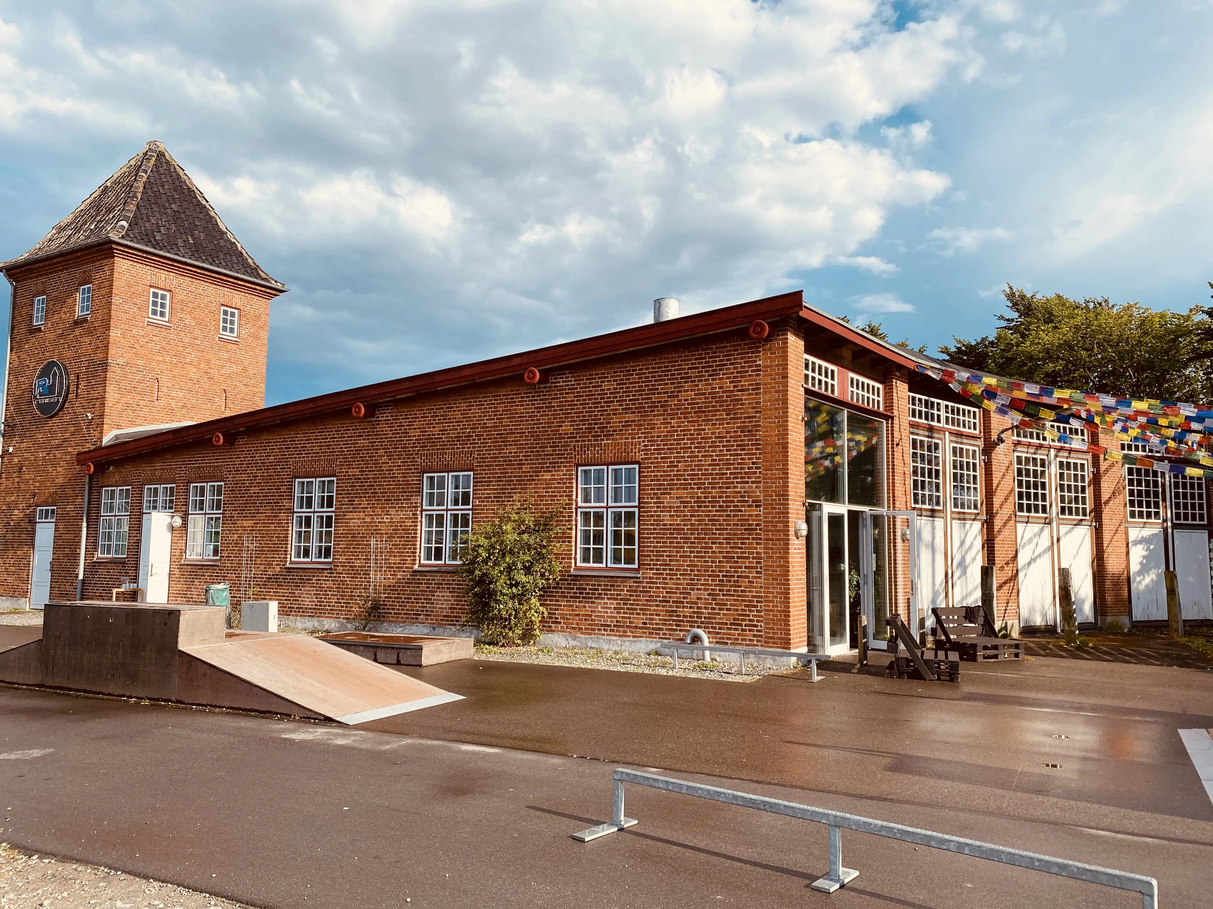 Billede af Gilleleje Stations remise. Billede af Gilleleje Stations remise.