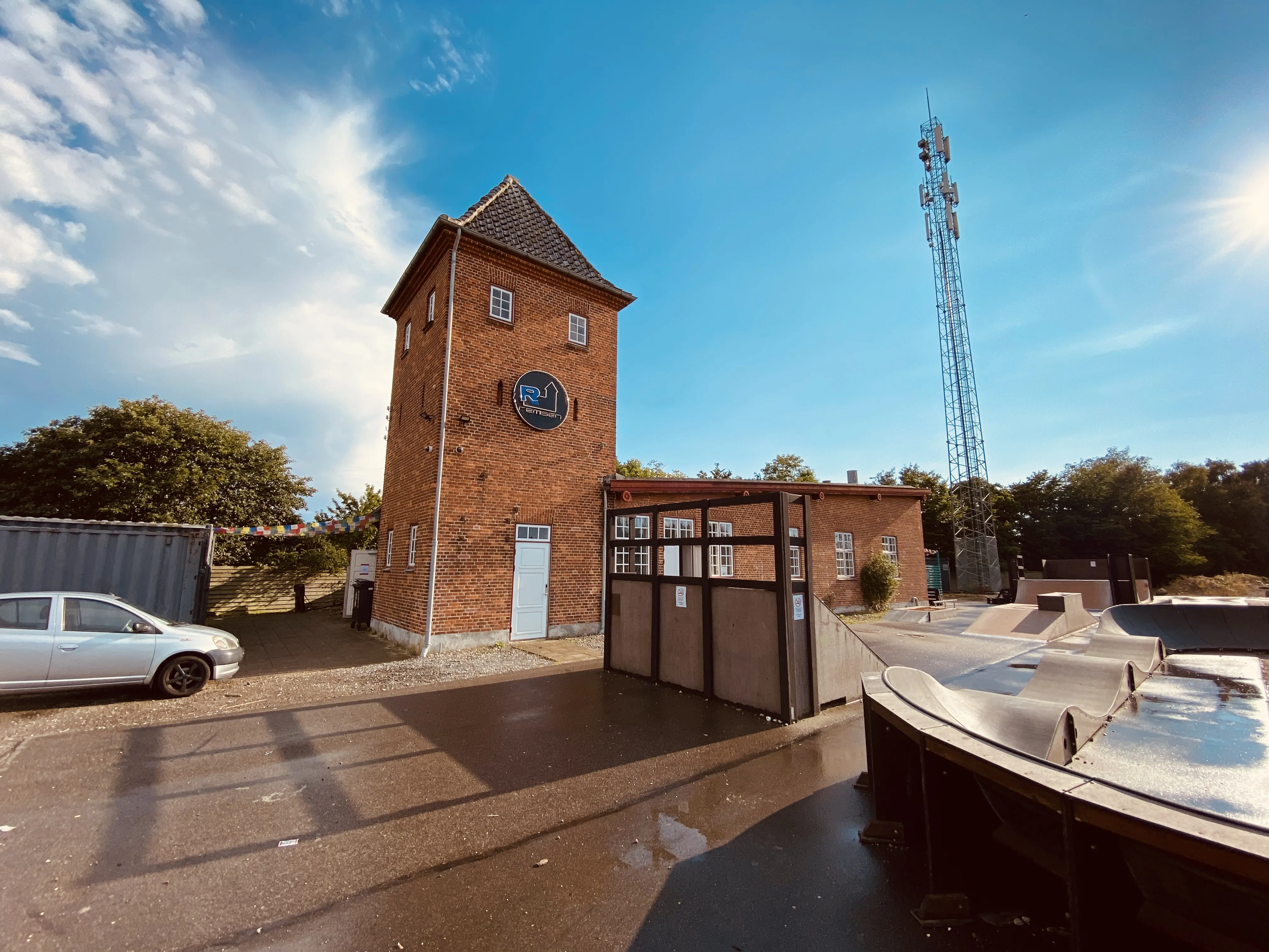 Billede af Gilleleje Stations remise. Billede af Gilleleje Stations remise.