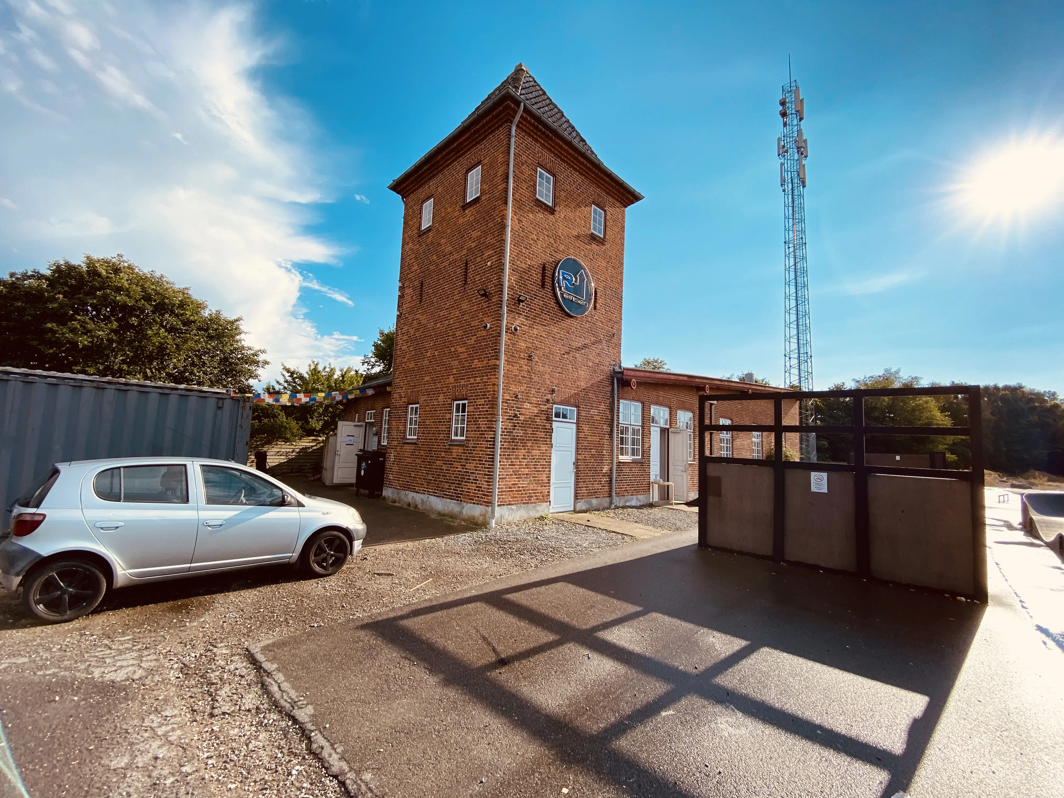 Billede af Gilleleje Stations remise. Billede af Gilleleje Stations remise.